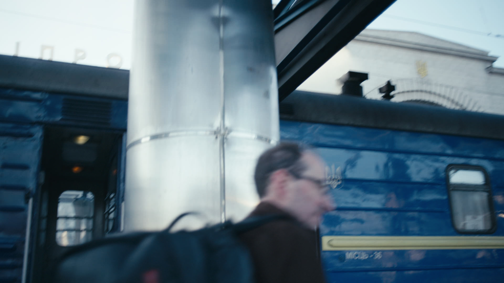 Keyframe: A004C008_220413RK