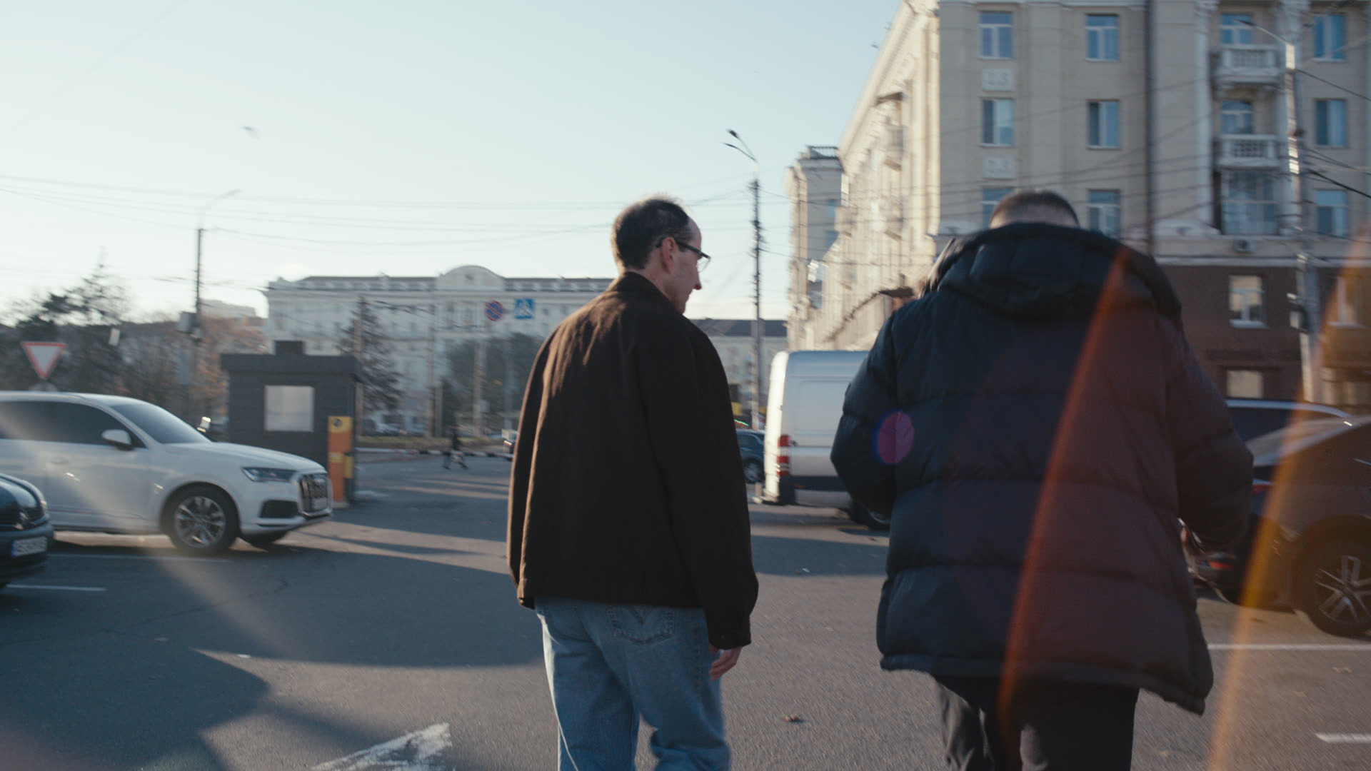 Keyframe: A004C018_2204133H