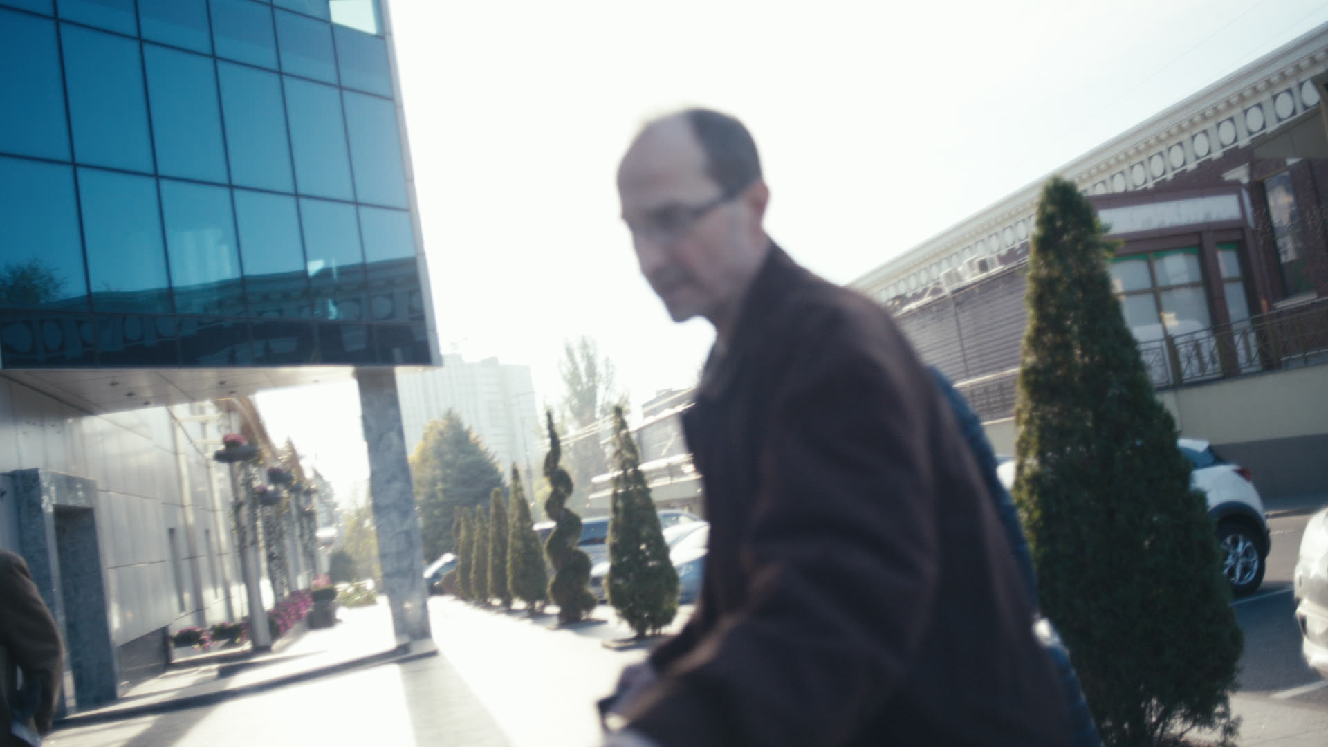 Keyframe: A004C019_220413S4