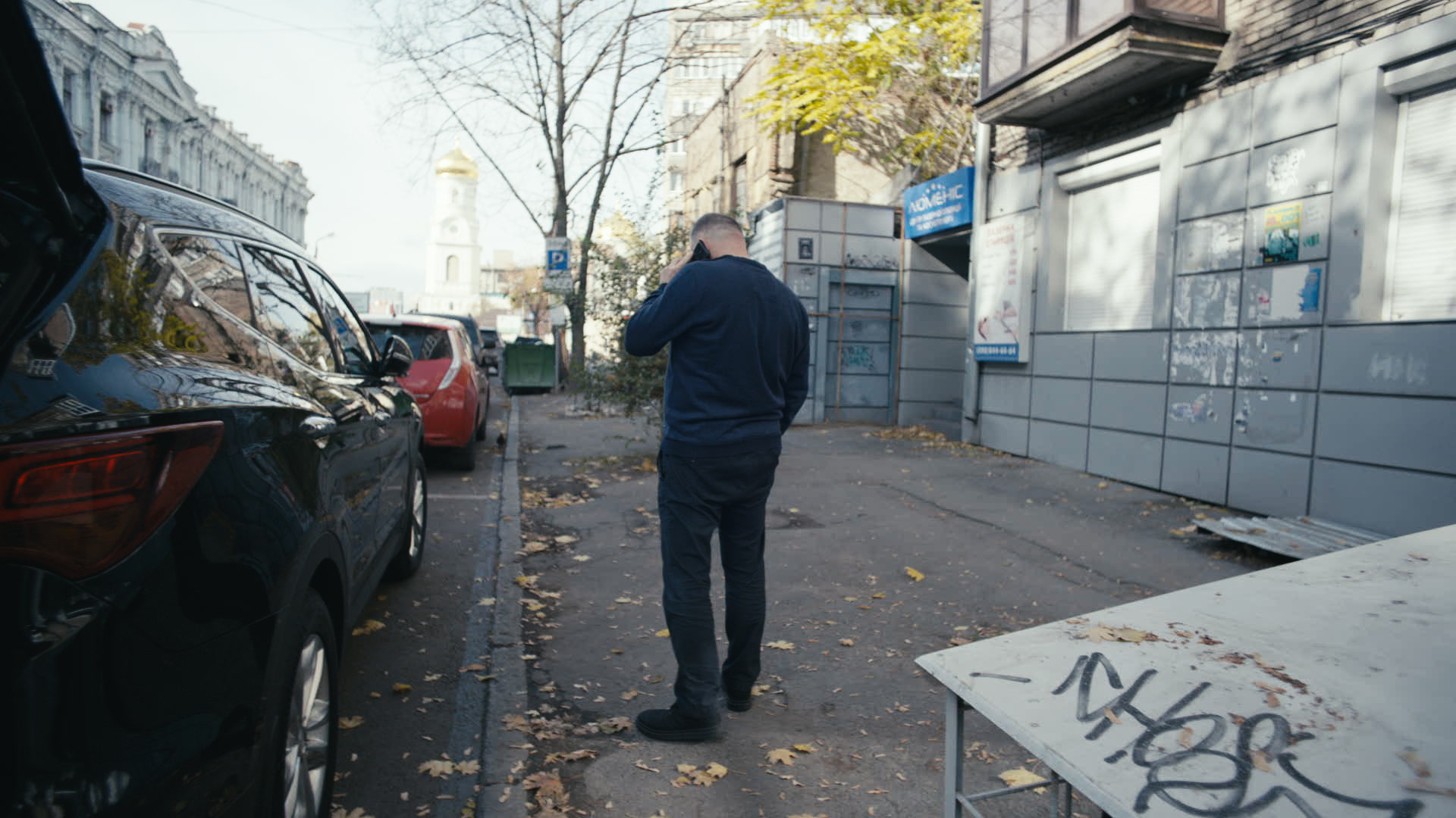 Keyframe: A005C004_220414LY