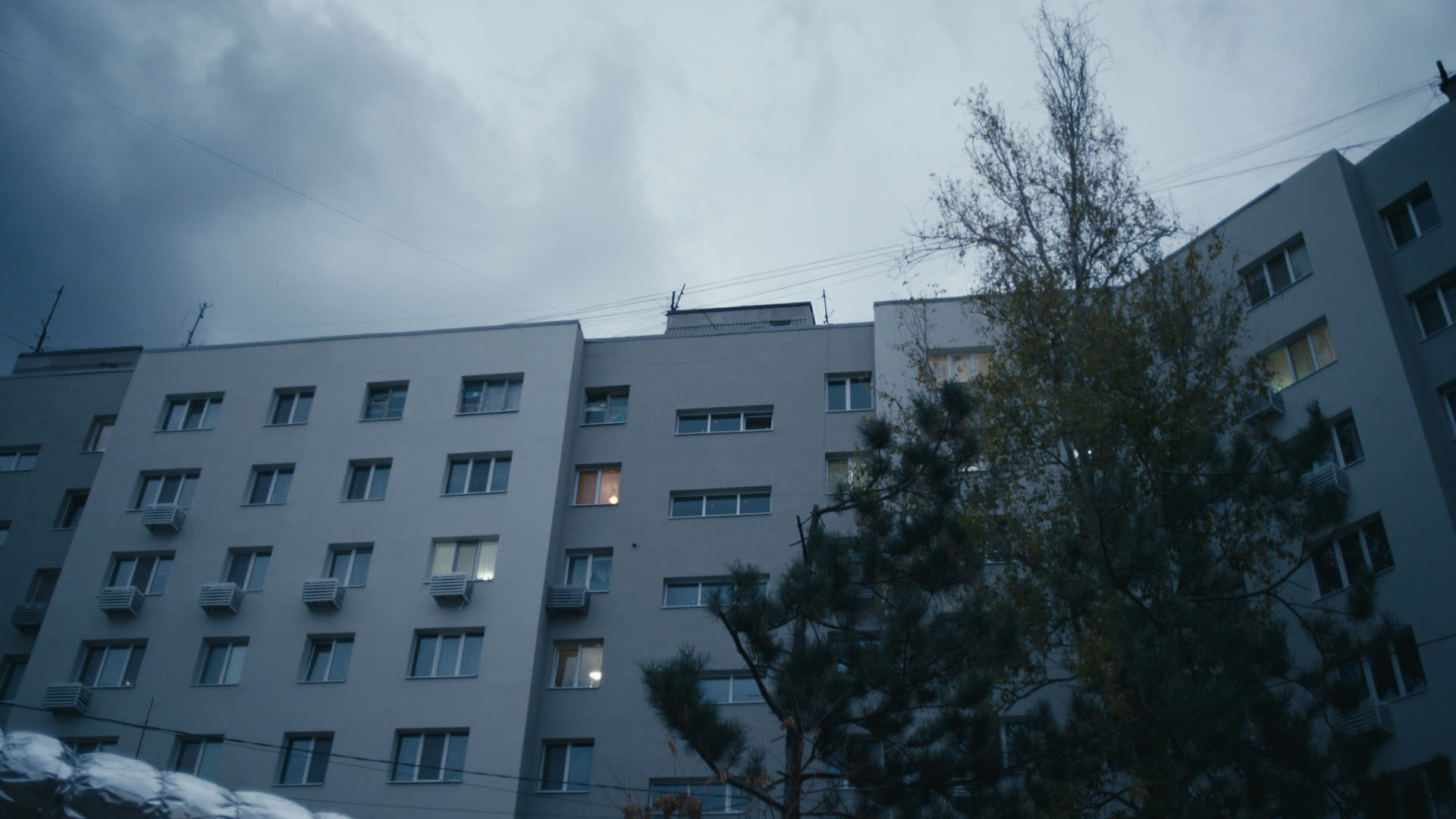 Keyframe: A006C012_220414UU