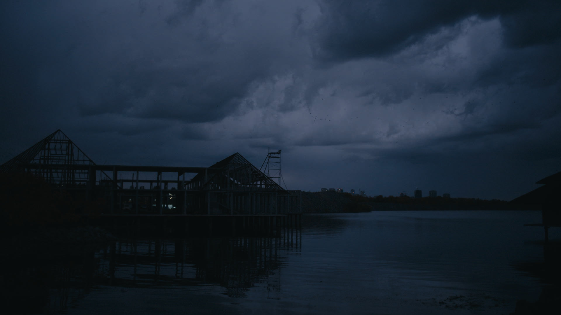 Keyframe: A006C017_220414J2