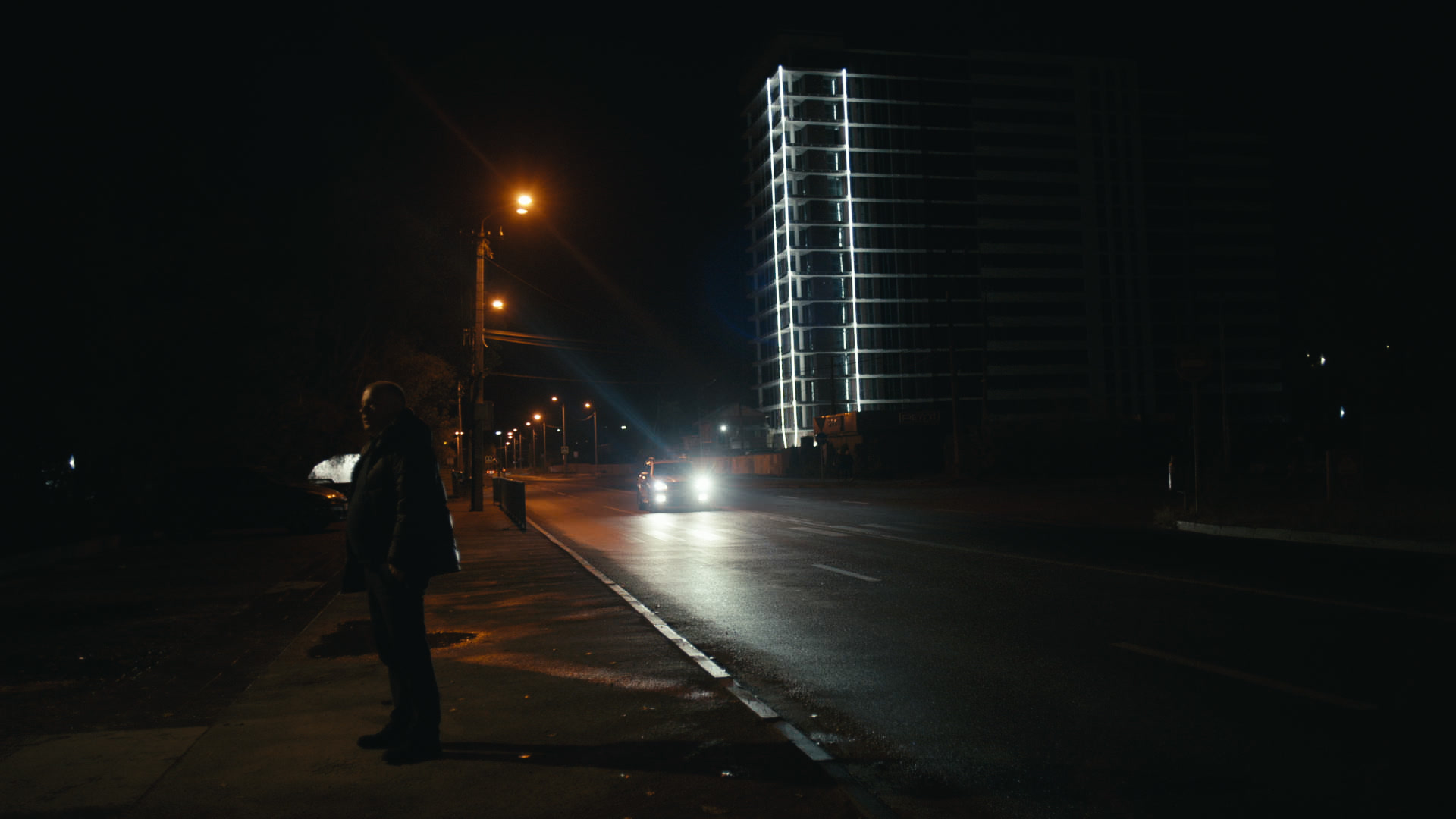 Keyframe: A006C027_2204149M