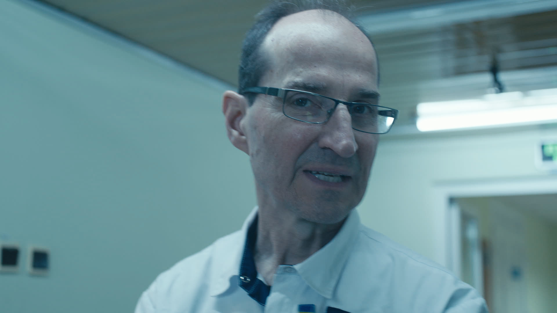 Keyframe: A007C011_220415UF