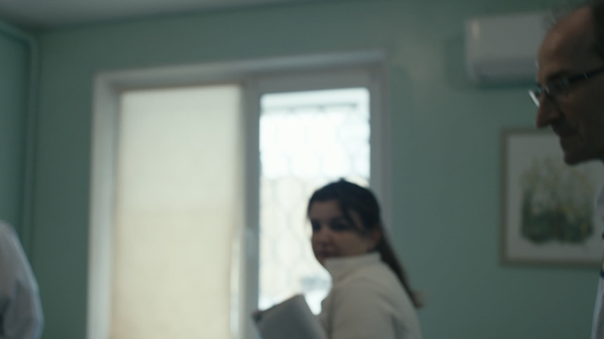 Keyframe: A007C012_220415J7