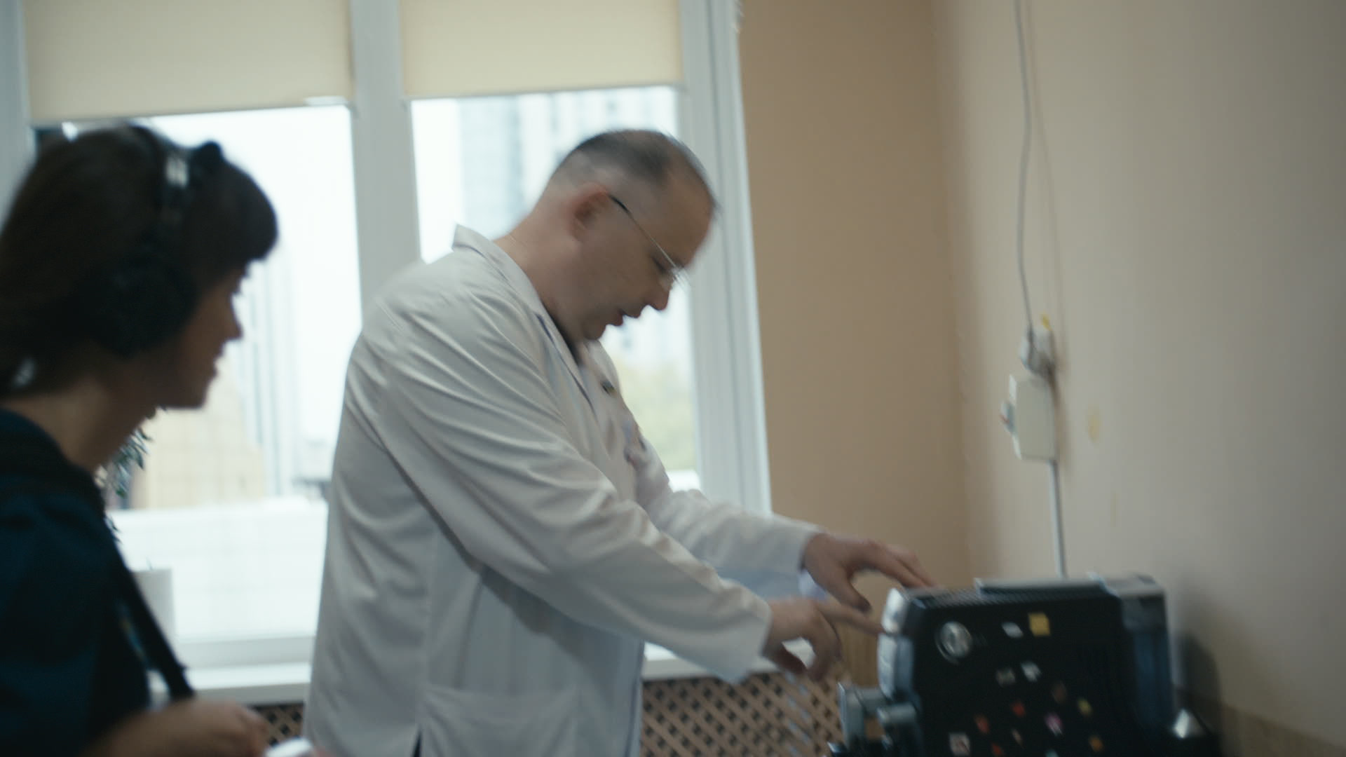 Keyframe: A008C003_220415GG