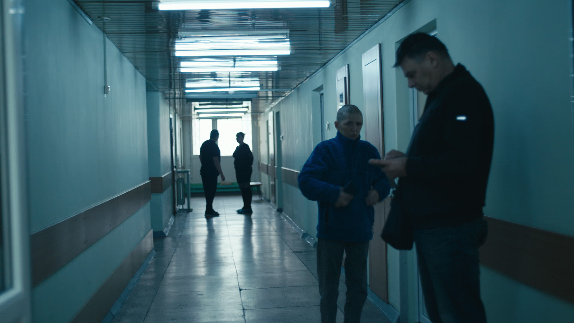 Keyframe: A008C005_220415Z6