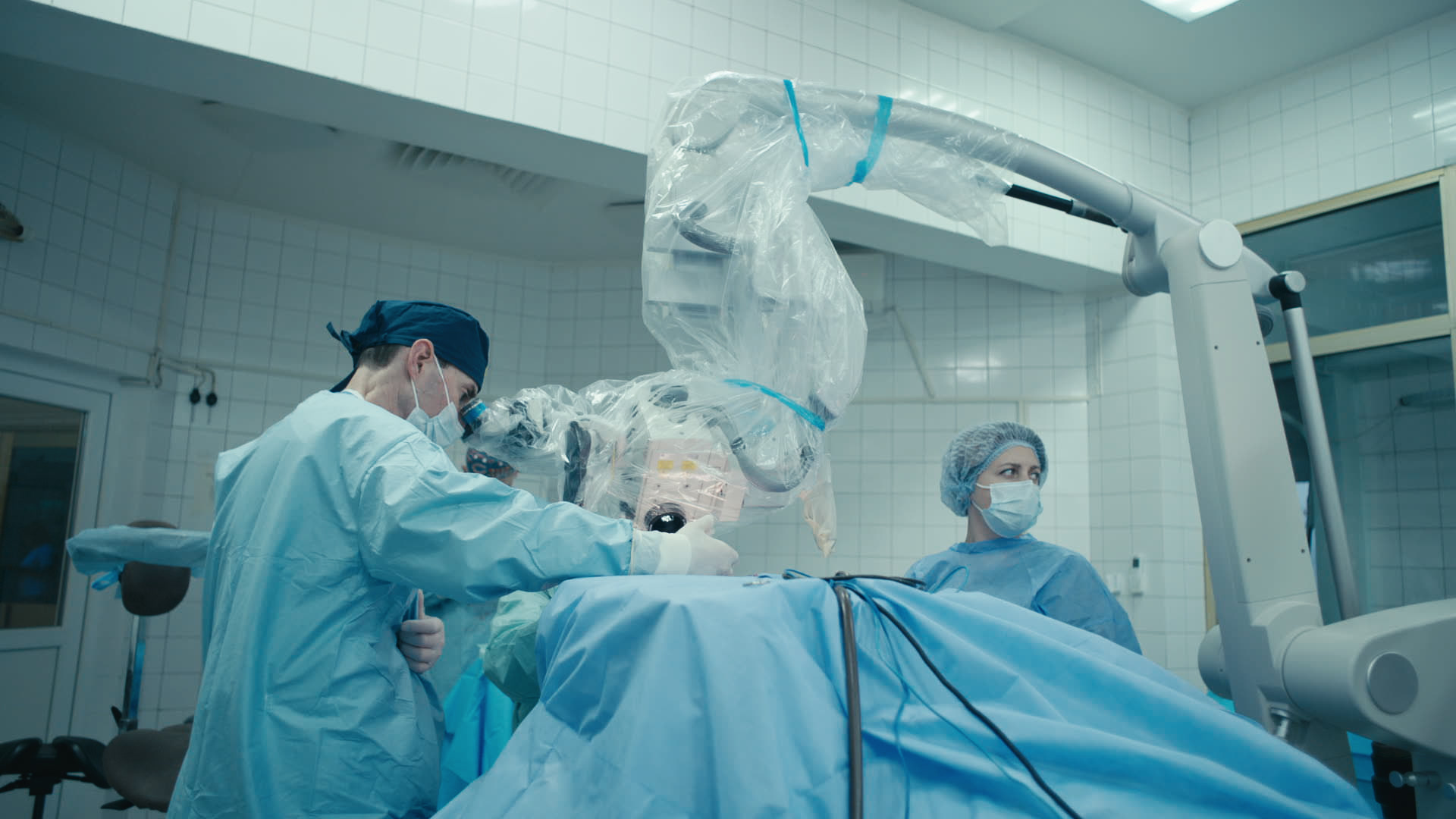 Keyframe: A010C006_220415I7