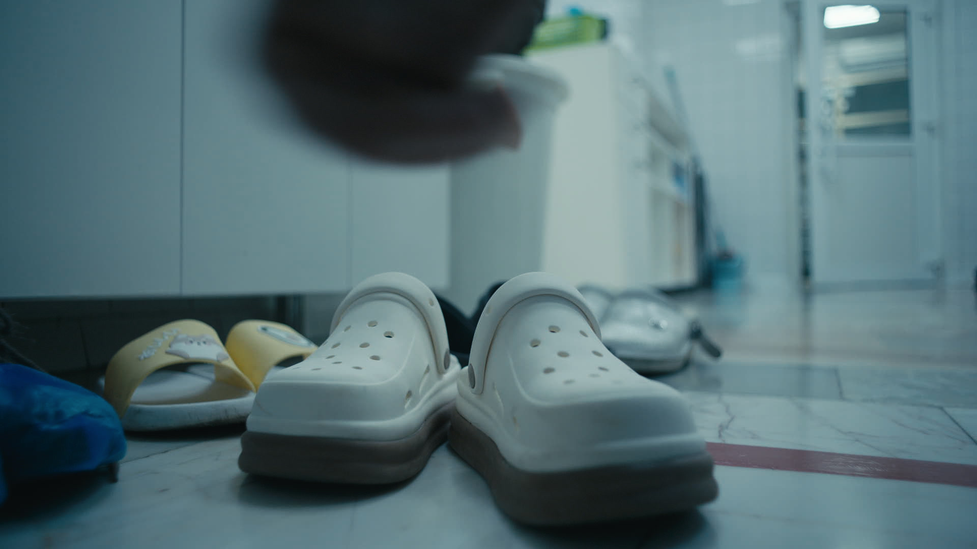 Keyframe: A011C008_2204156A