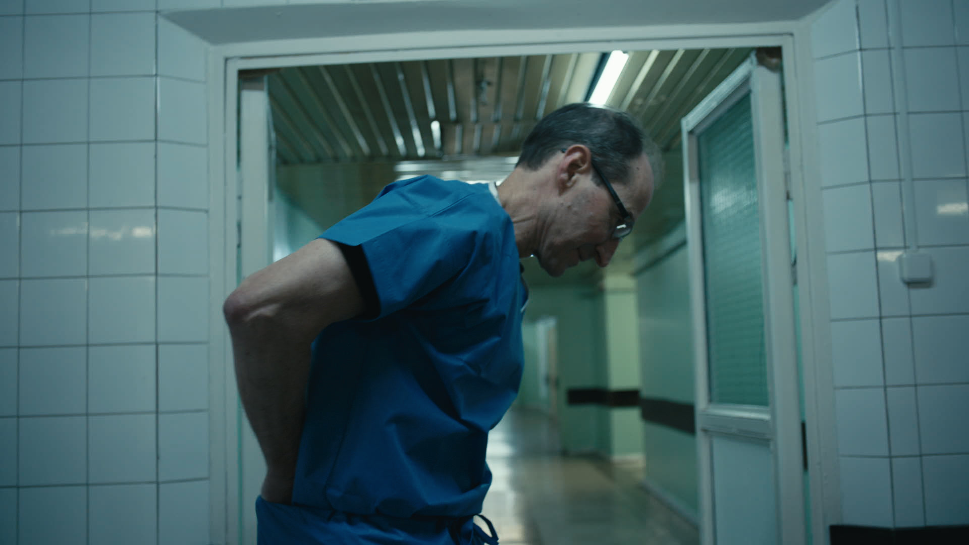 Keyframe: A011C015_220415R0