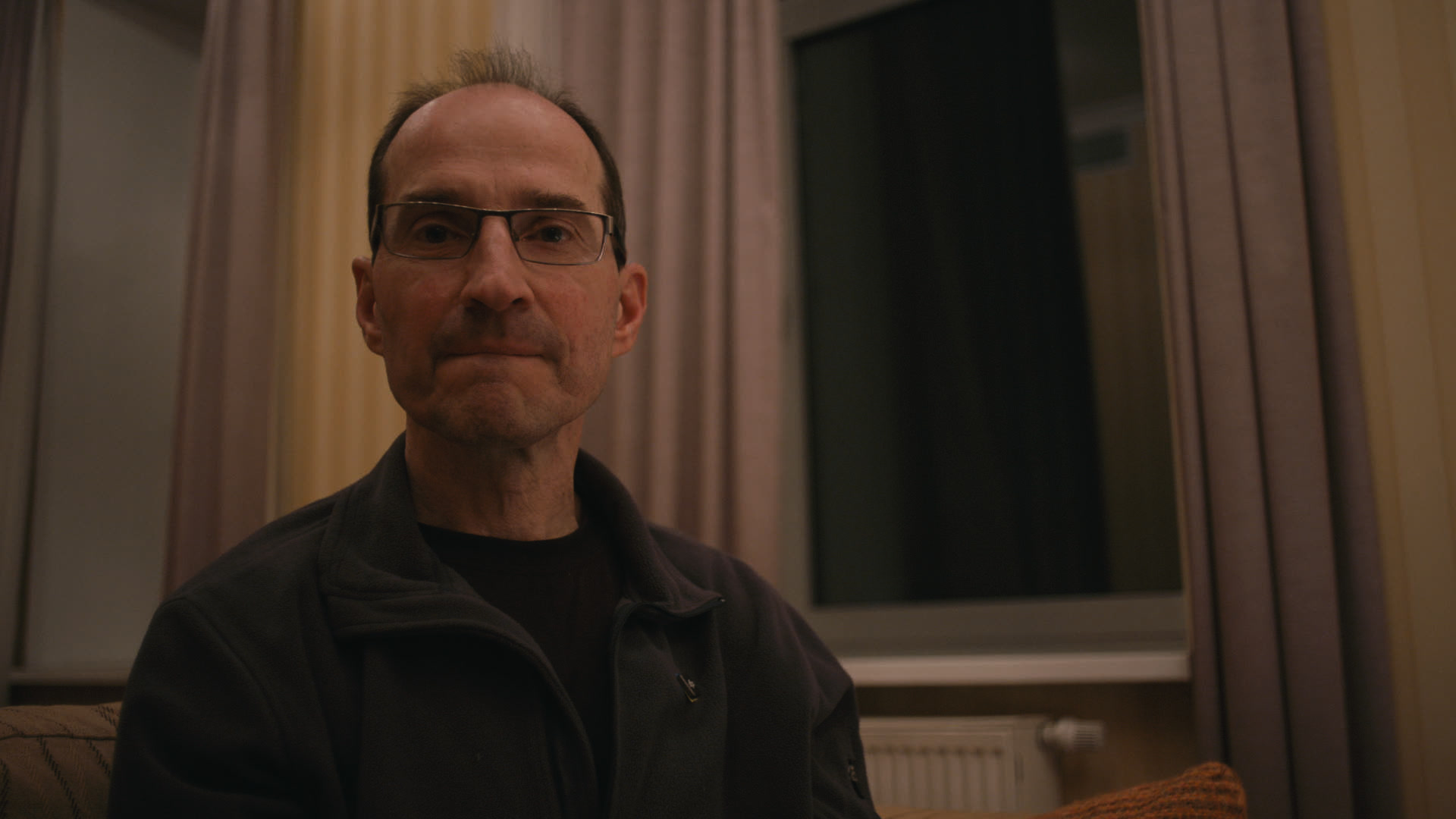 Keyframe: A012C003_220415CG