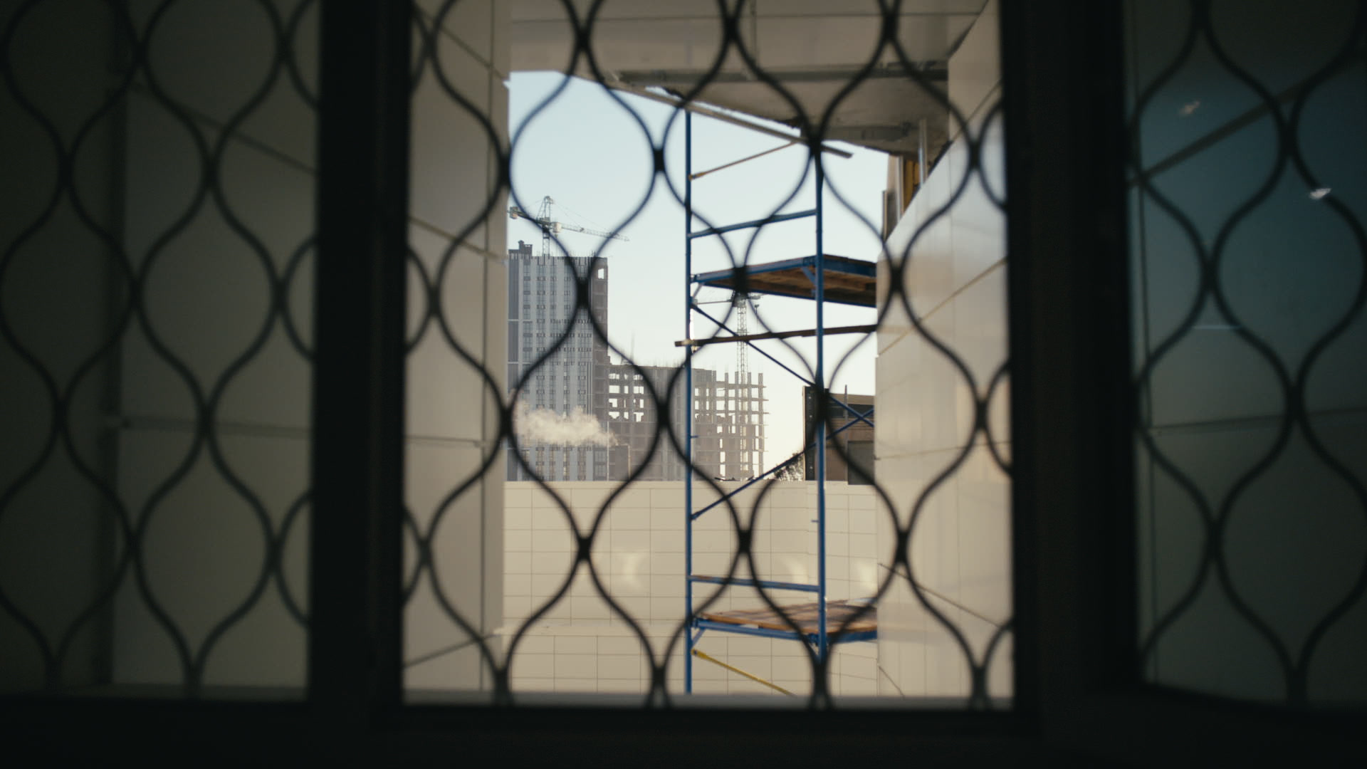 Keyframe: A013C025_220415FM