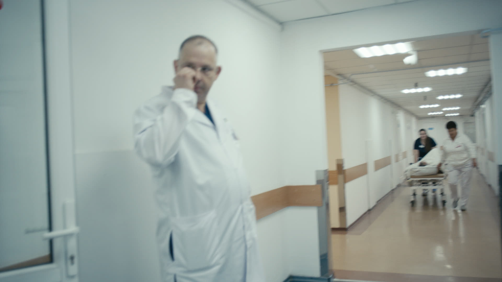 Keyframe: A014C004_2204167O