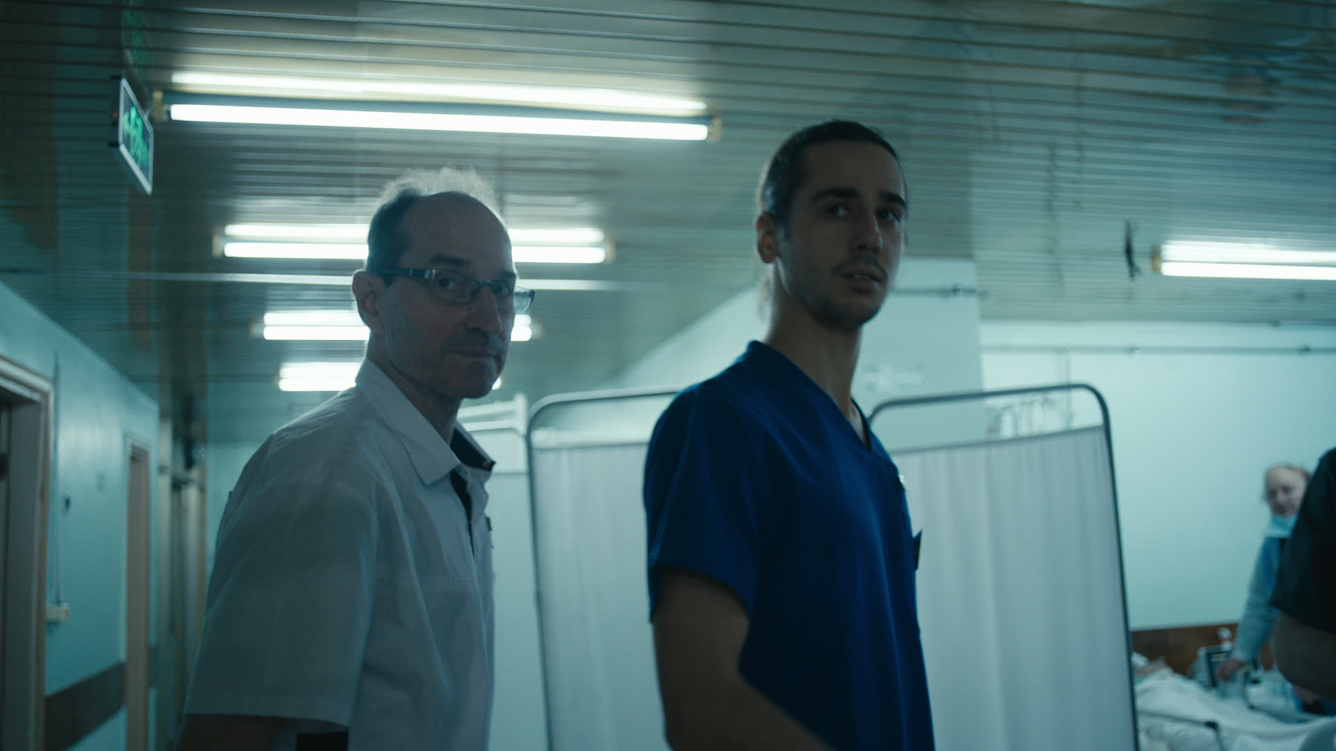 Keyframe: A016C006_2204162M