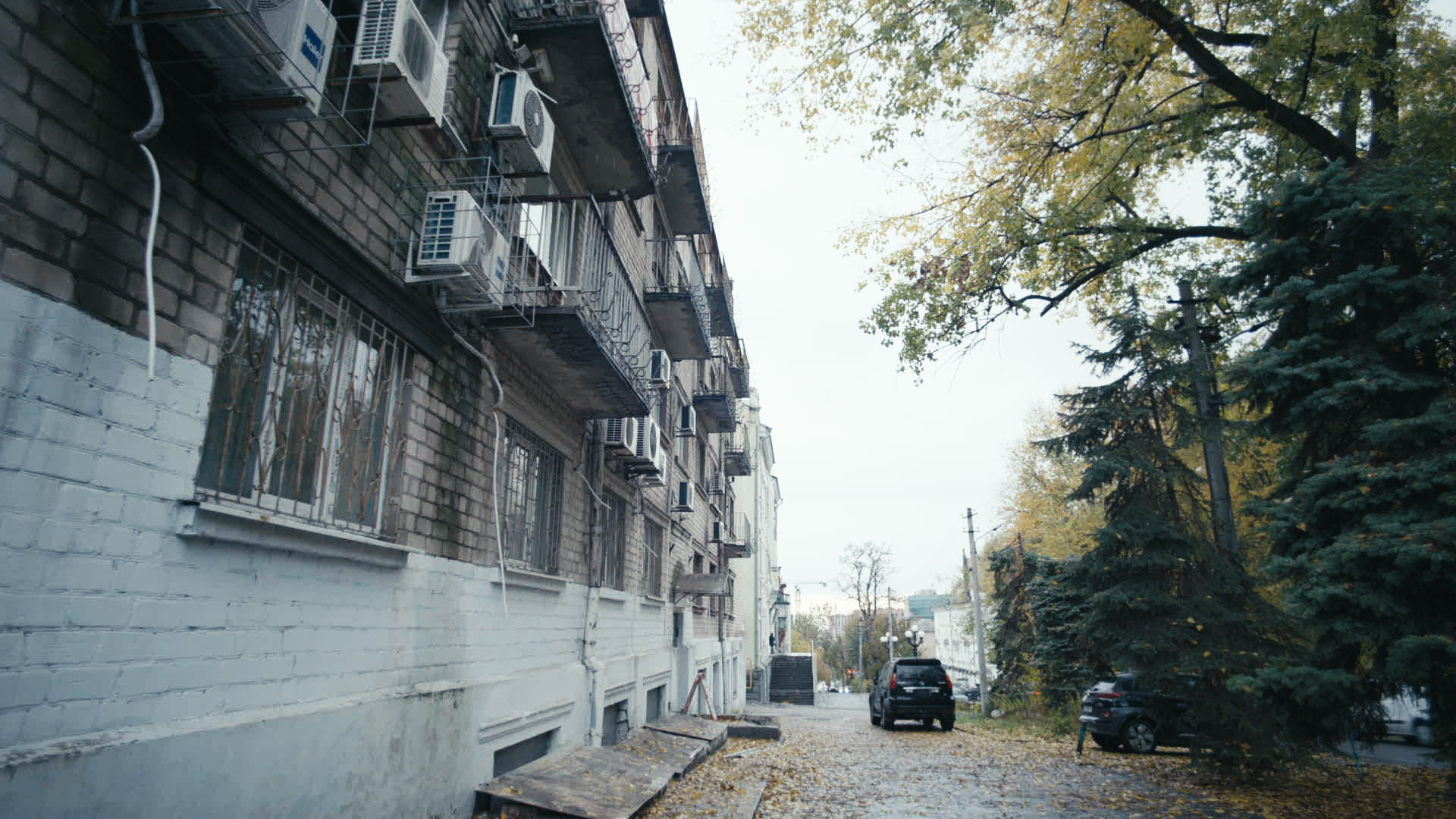 Keyframe: A016C022_220416D1