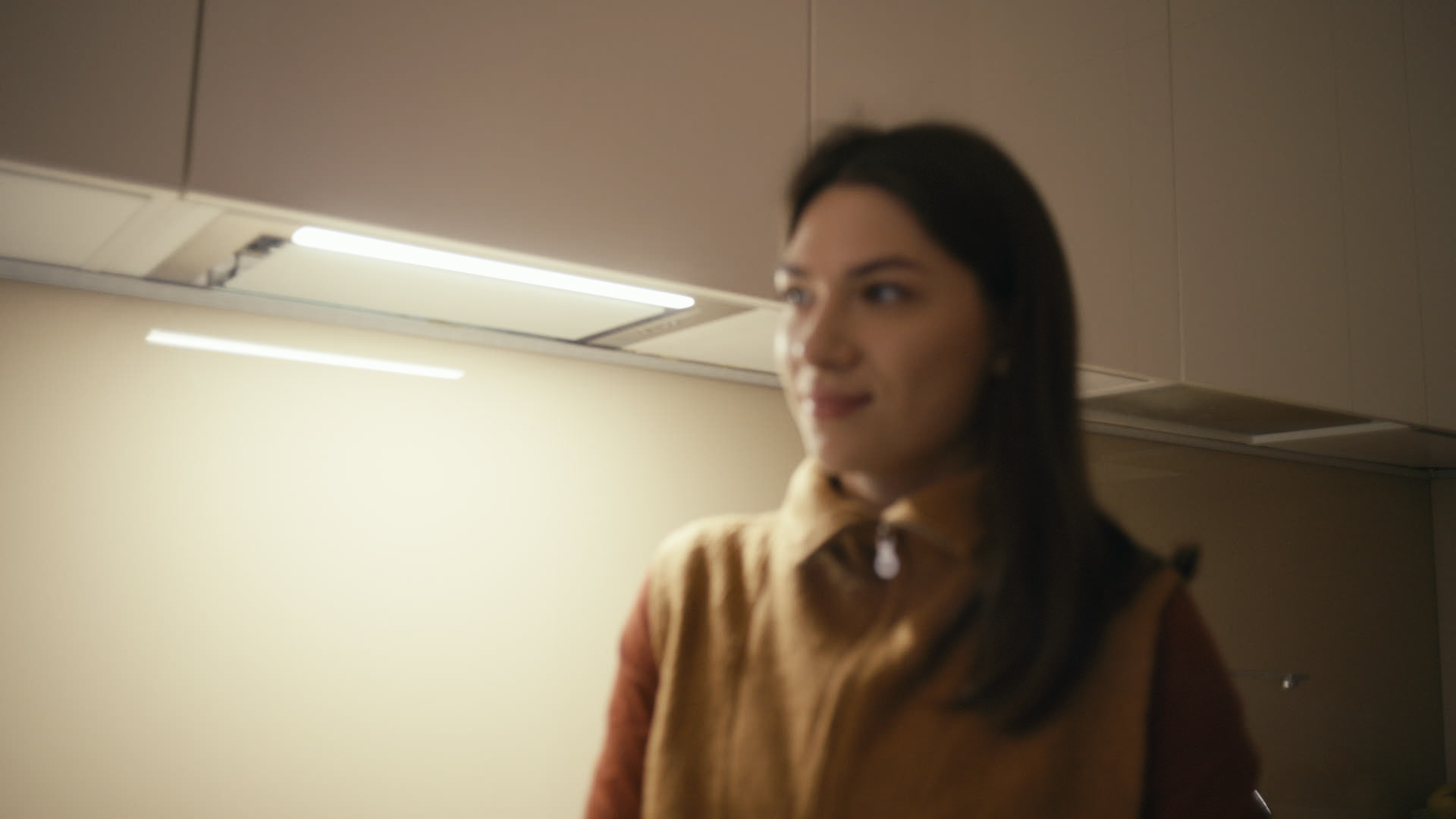 Keyframe: A016C027_220416PD