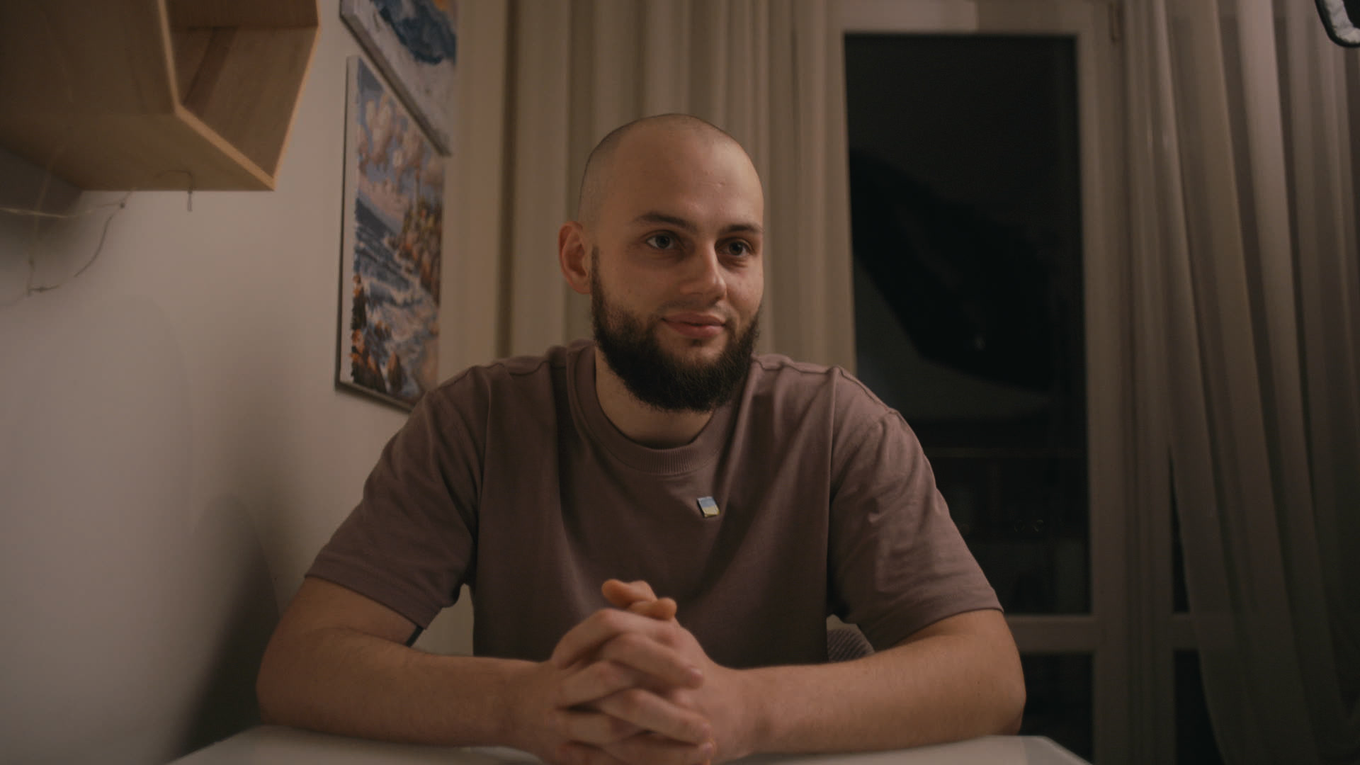 Keyframe: A017C002_220416NE