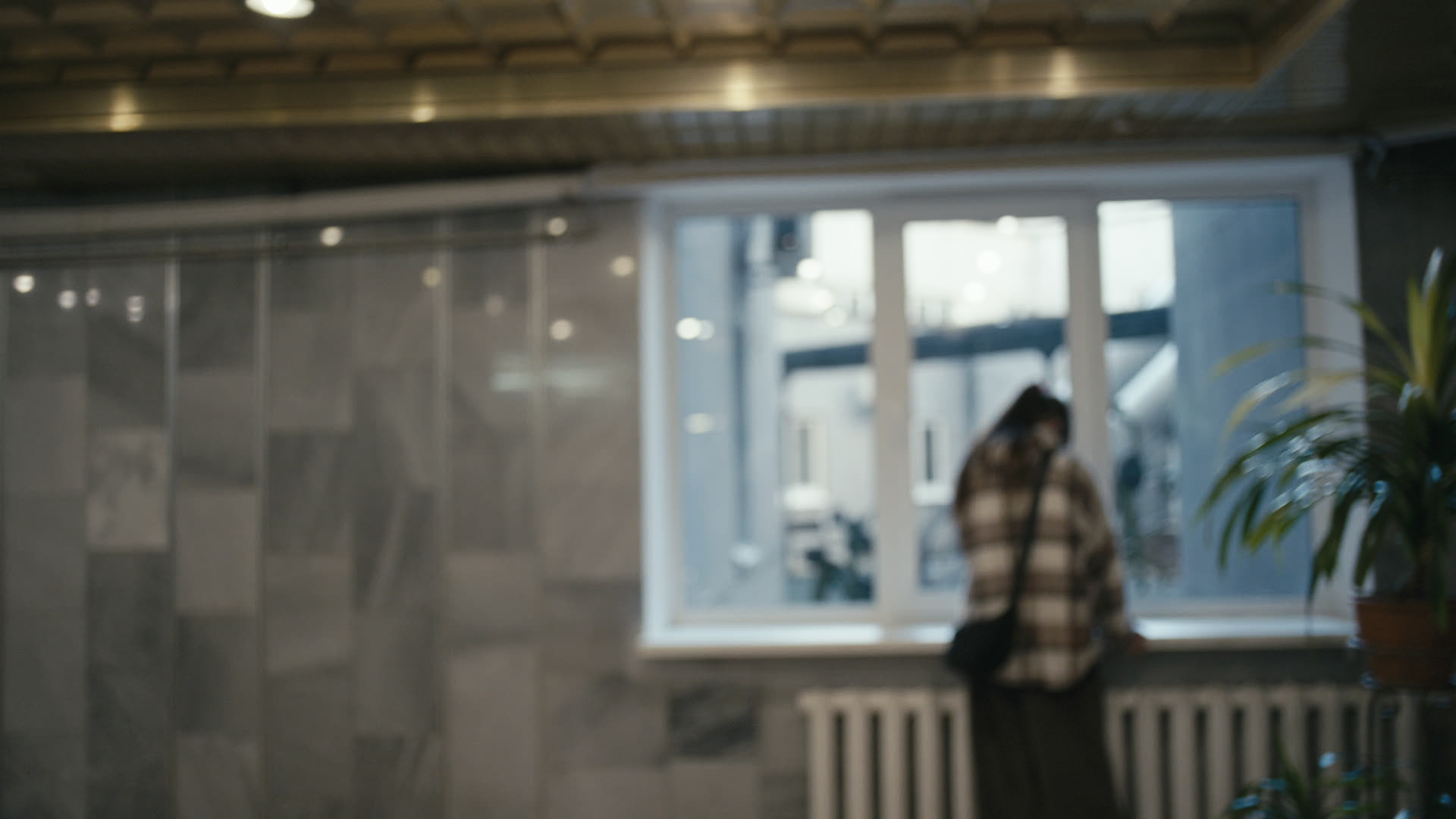 Keyframe: A019C012_2204172V