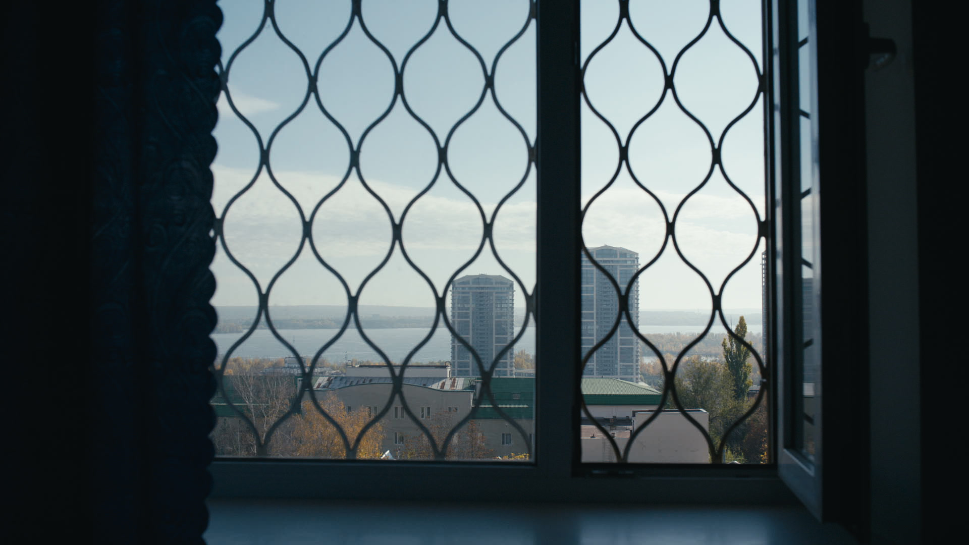 Keyframe: A020C003_220417ZM