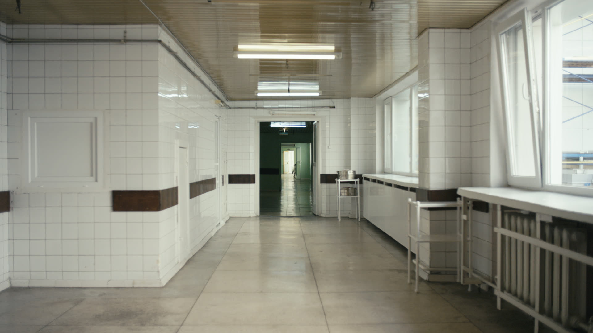 Keyframe: A020C006_220417KL