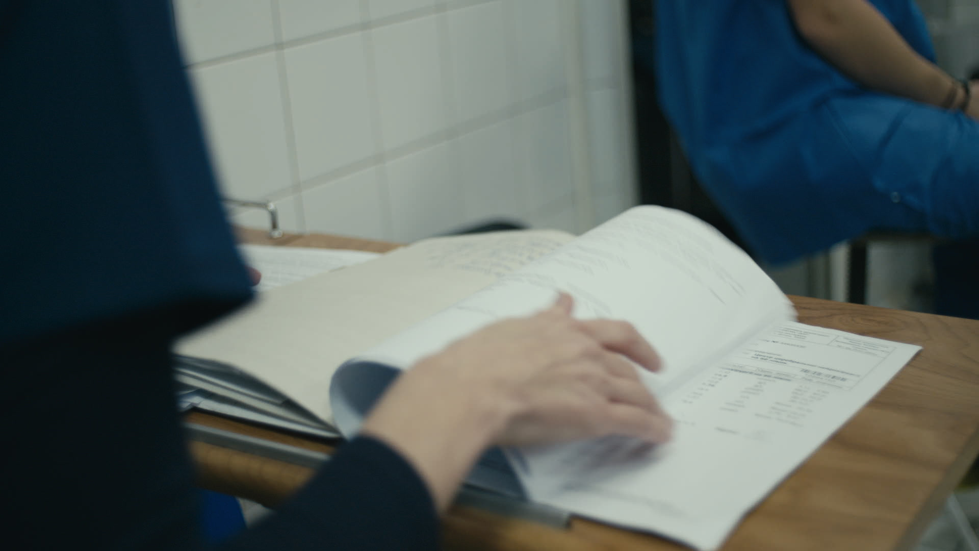 Keyframe: A020C012_220417E1