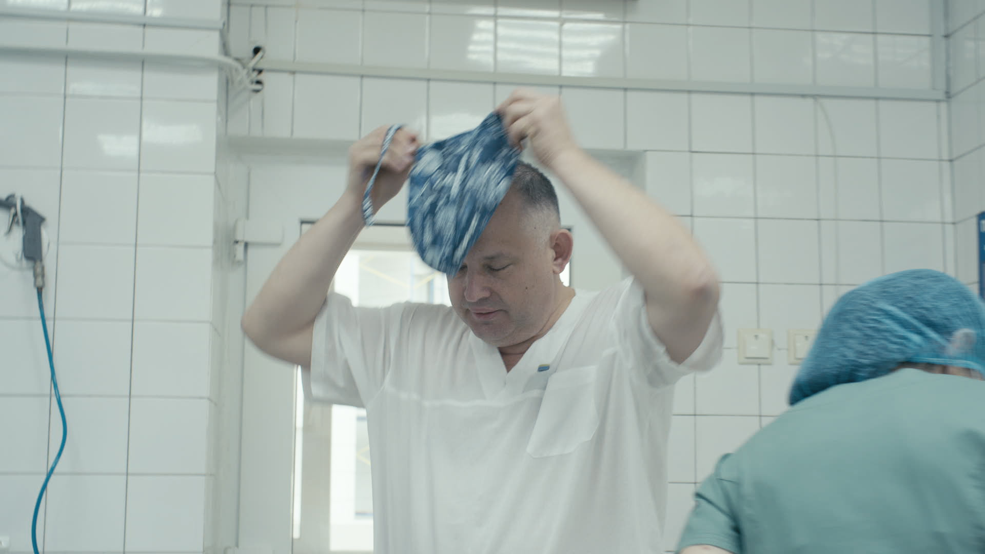 Keyframe: A020C014_2204170Z