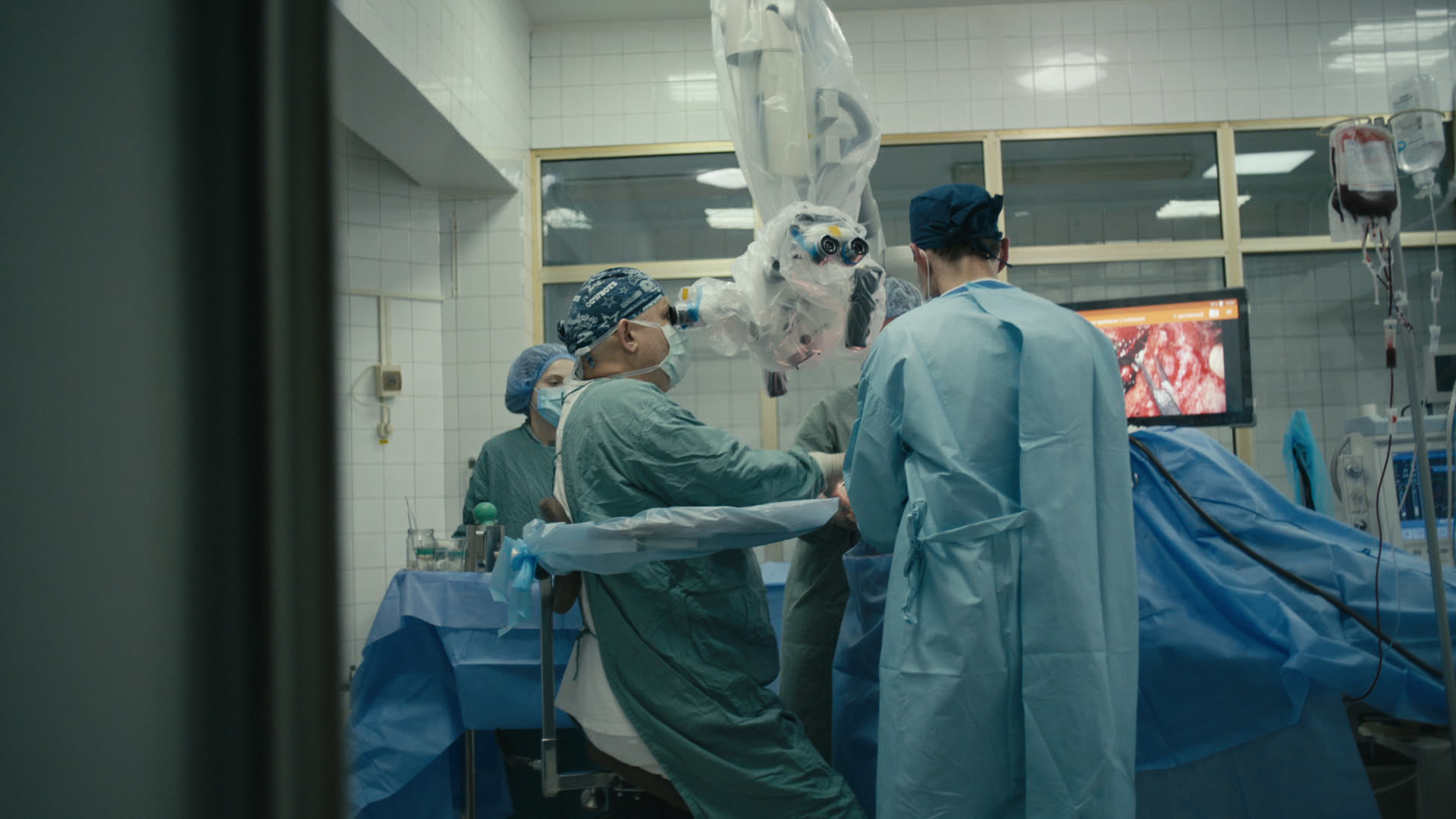 Keyframe: A021C029_220417DI