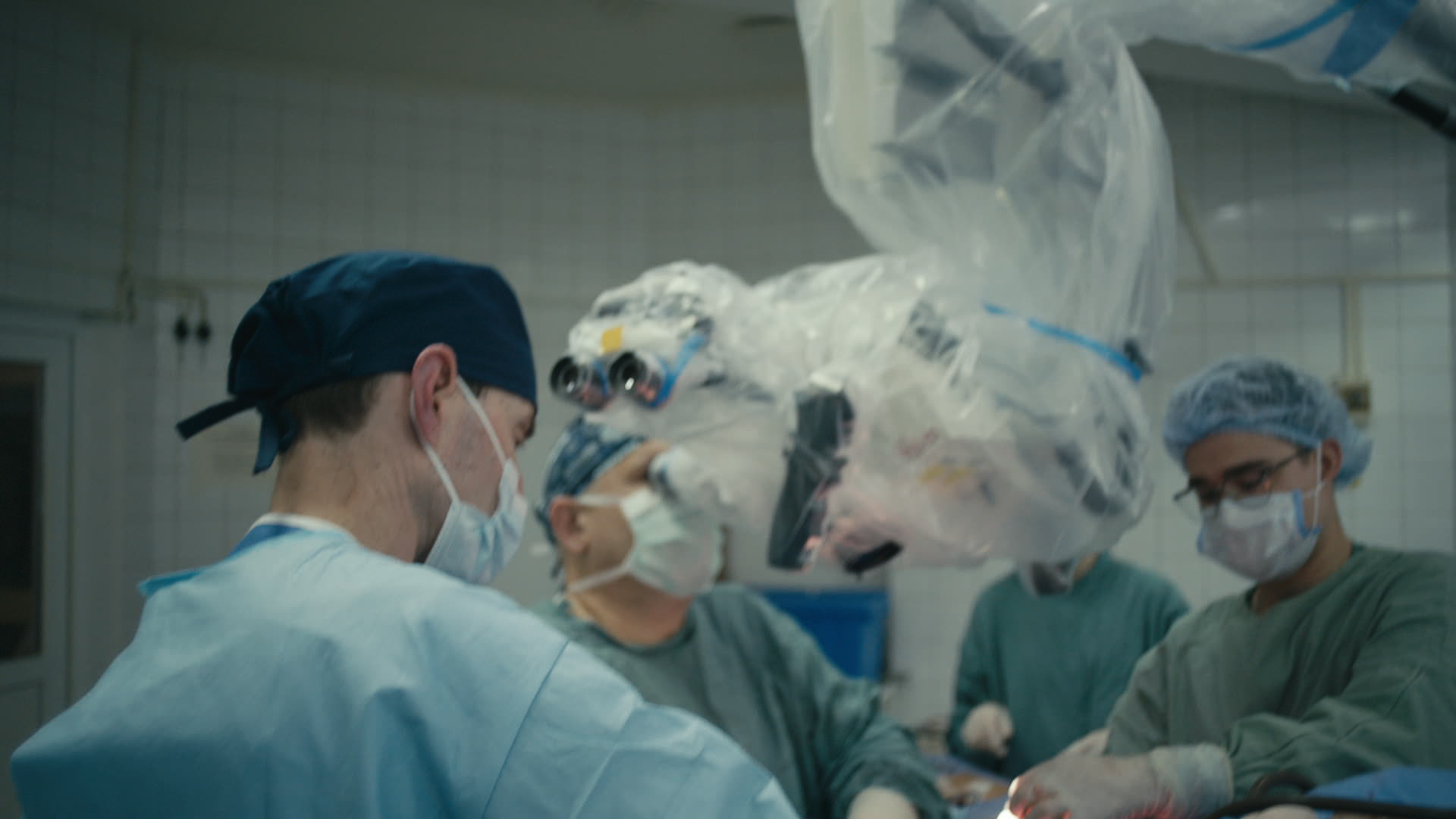 Keyframe: A021C031_220417G6