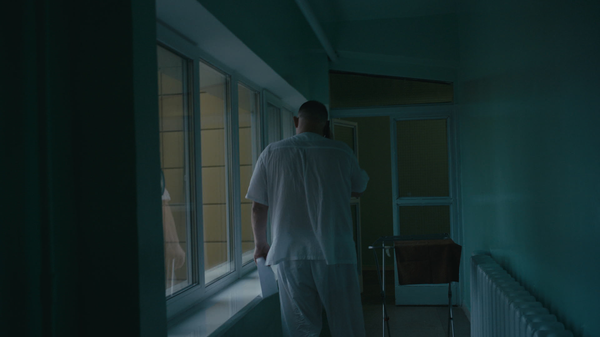 Keyframe: A022C008_220417JL