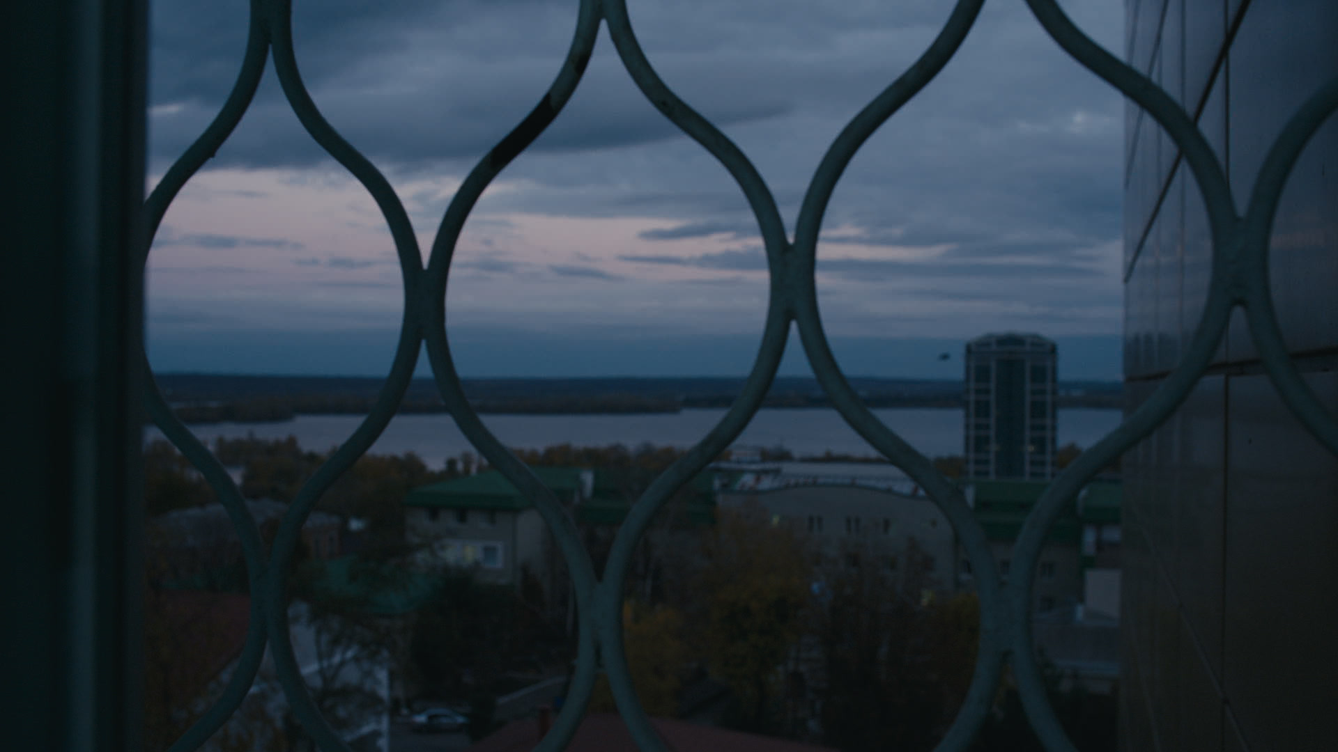 Keyframe: A022C015_220417ZE