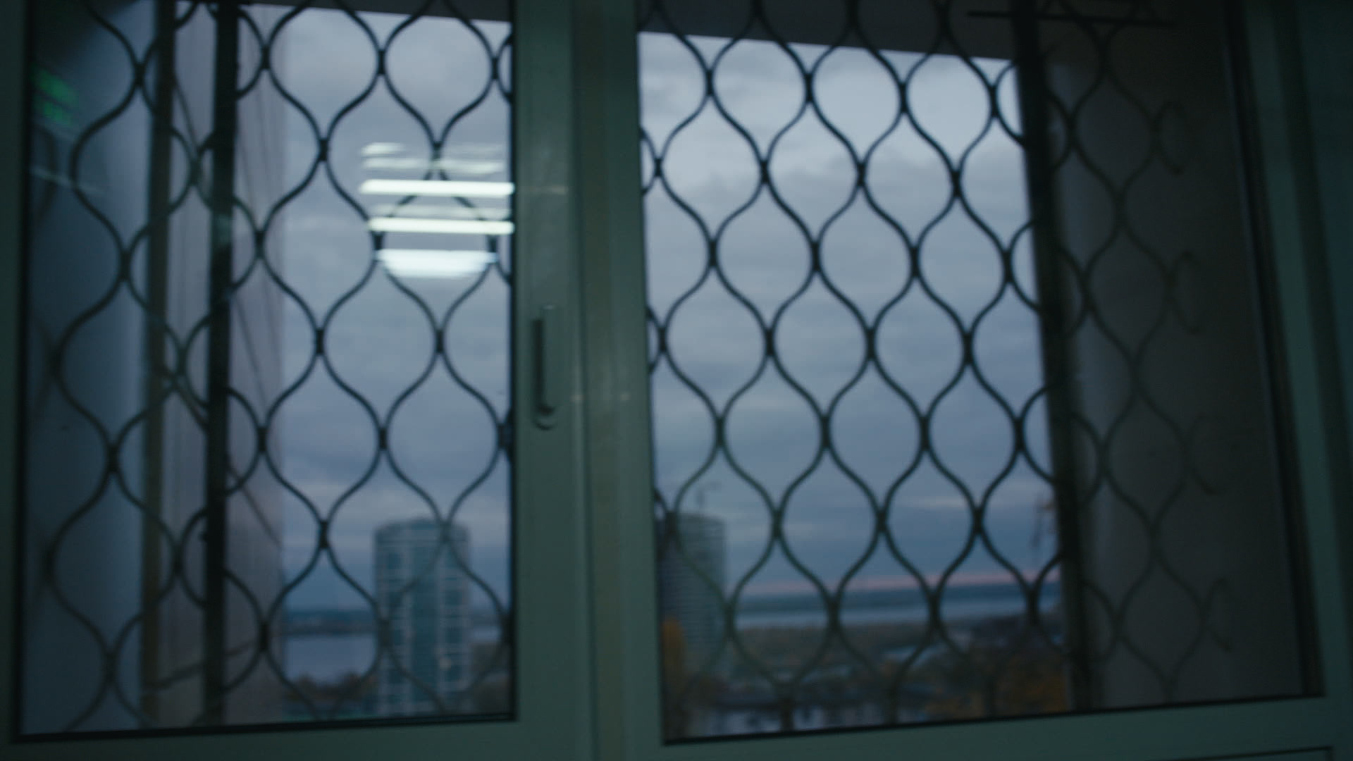 Keyframe: A022C018_220417WT