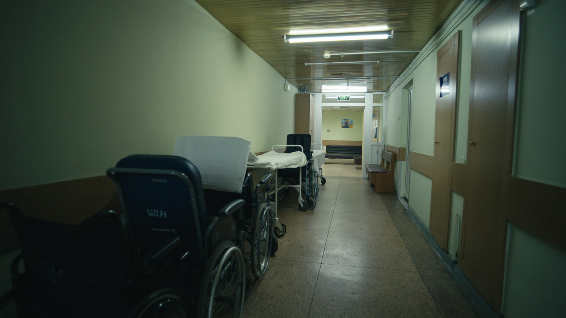 Keyframe: A022C025_220417GG