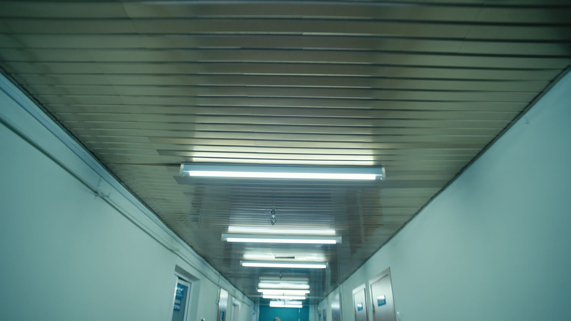 Keyframe: A022C028_220417HY