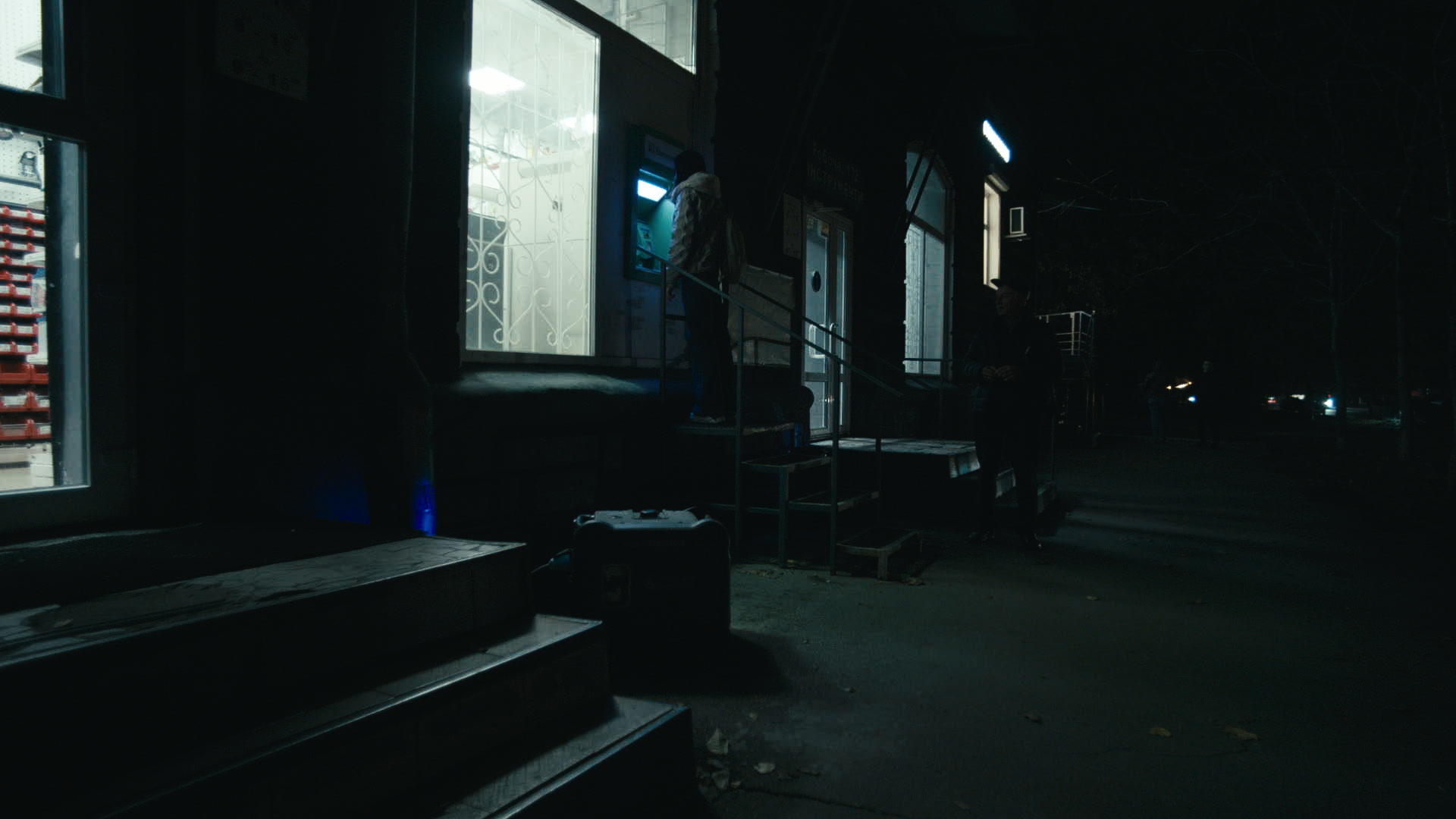 Keyframe: A023C015_220417TP