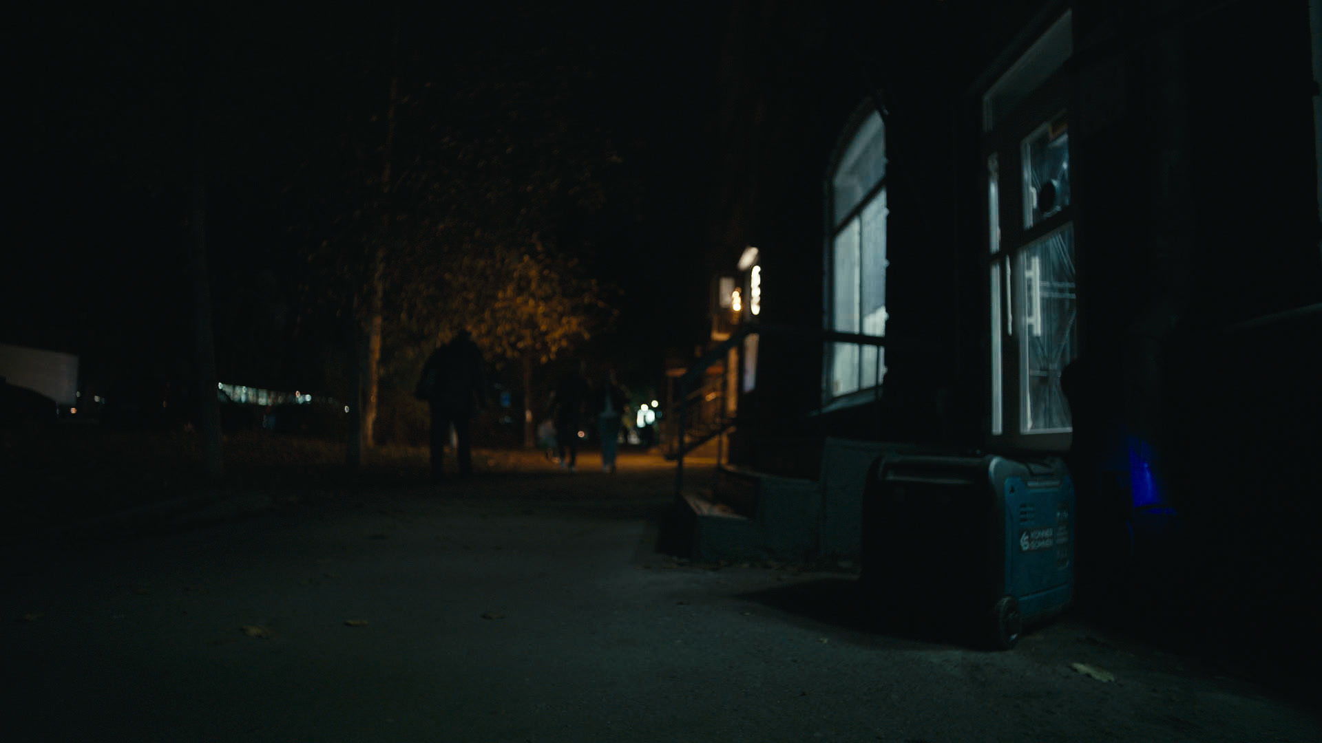 Keyframe: A023C017_220417ZO