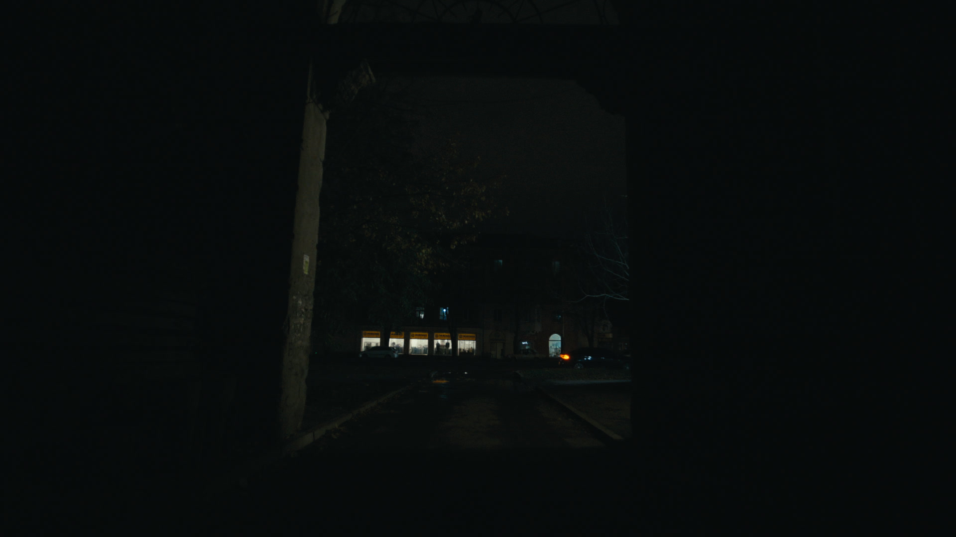 Keyframe: A023C019_220417GD