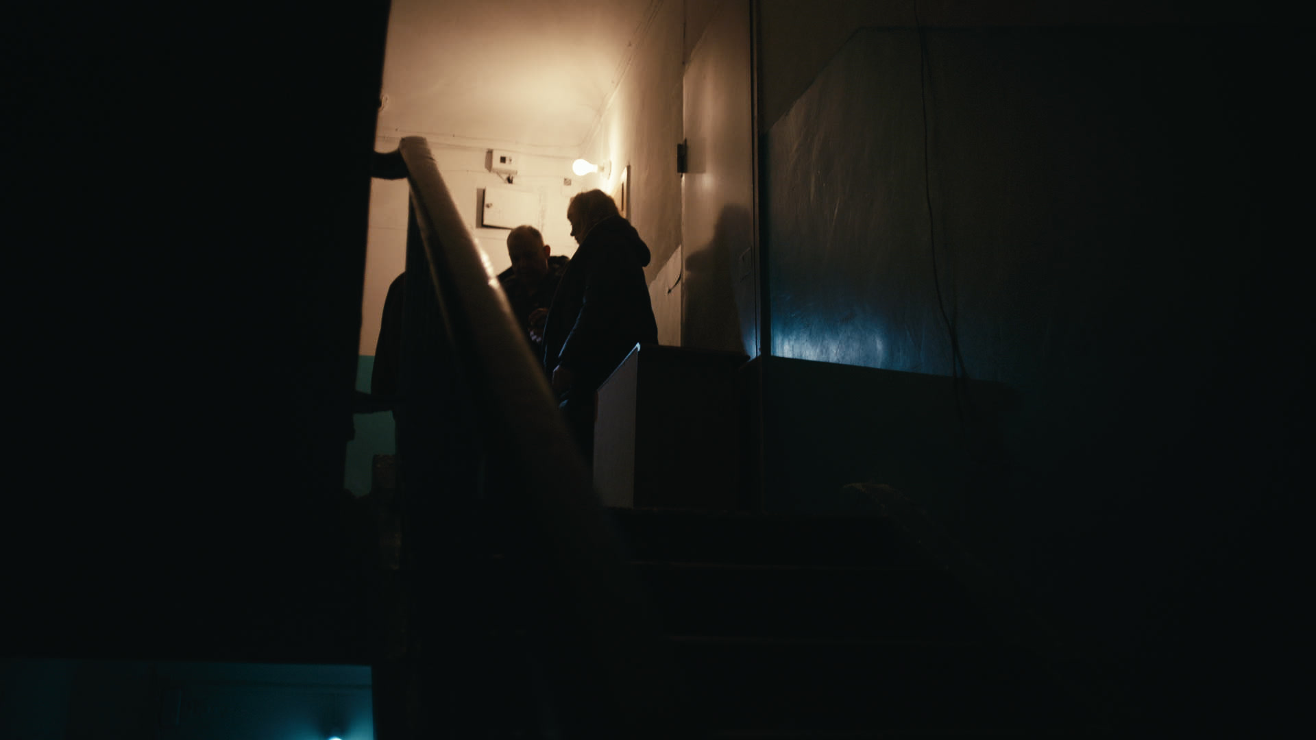 Keyframe: A024C005_220417Y8