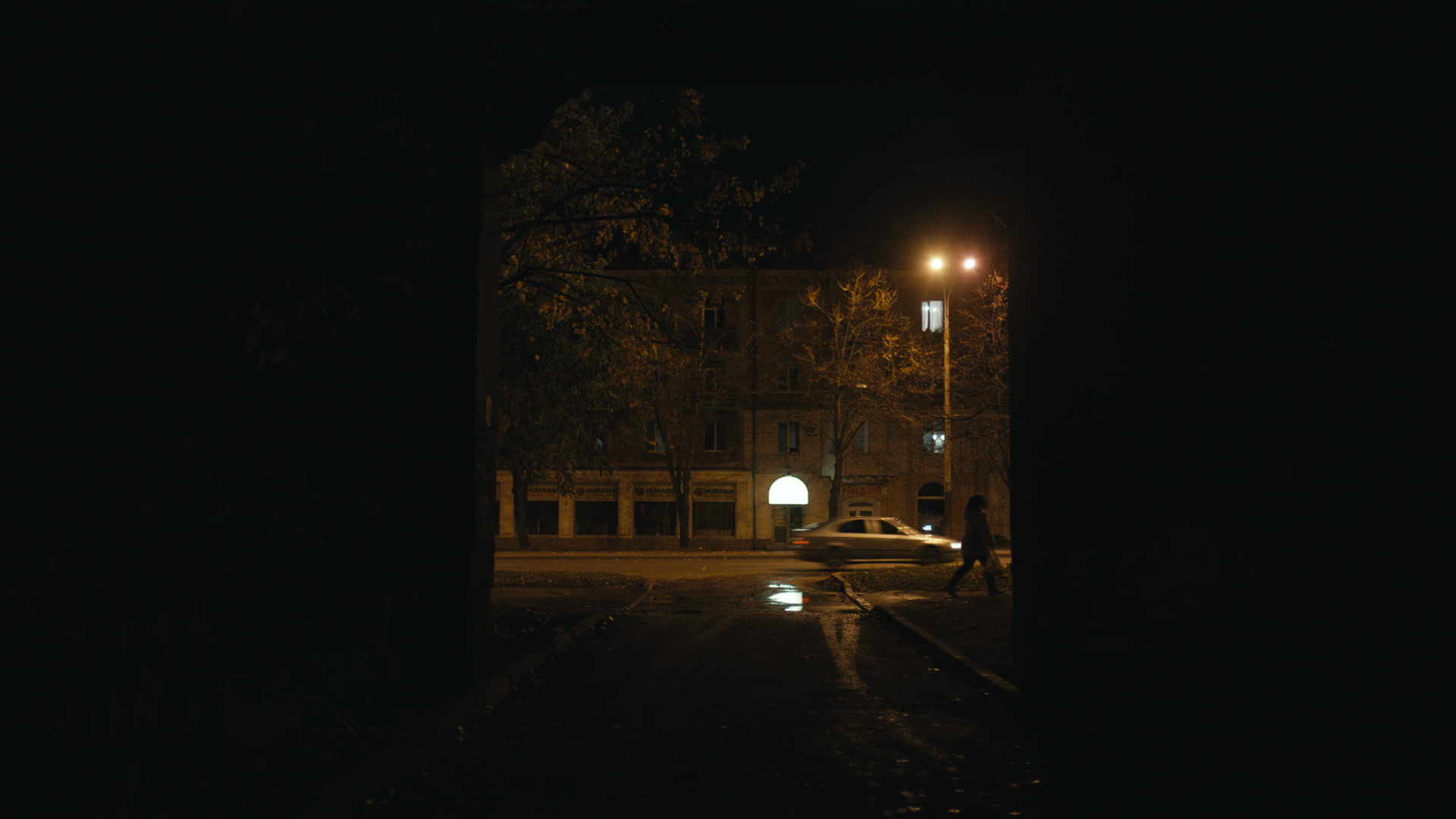 Keyframe: A024C012_220417RB