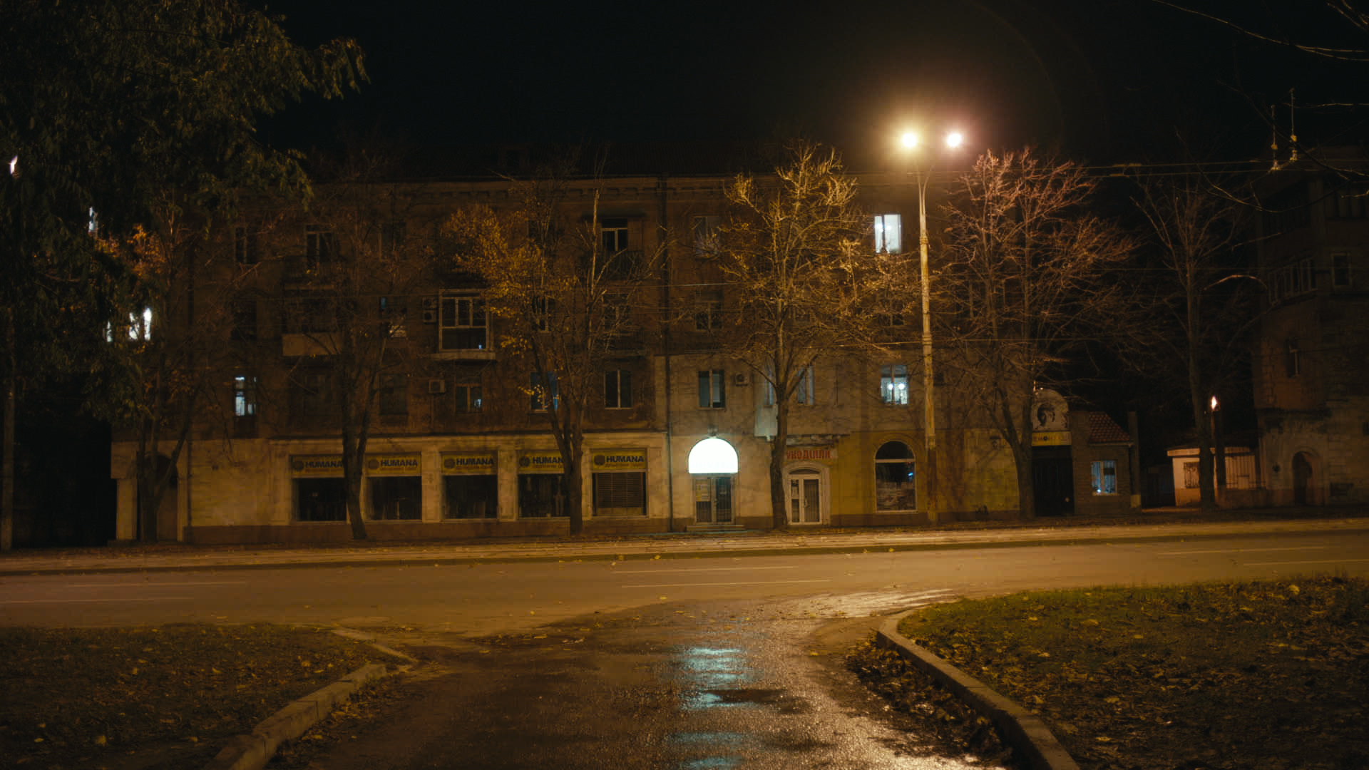 Keyframe: A024C013_2204172G