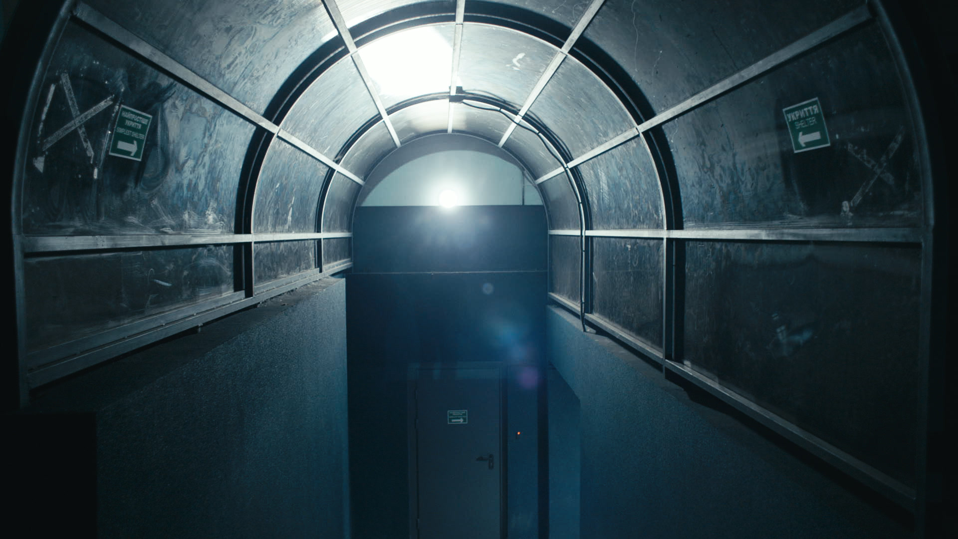 Keyframe: A025C012_220417TC