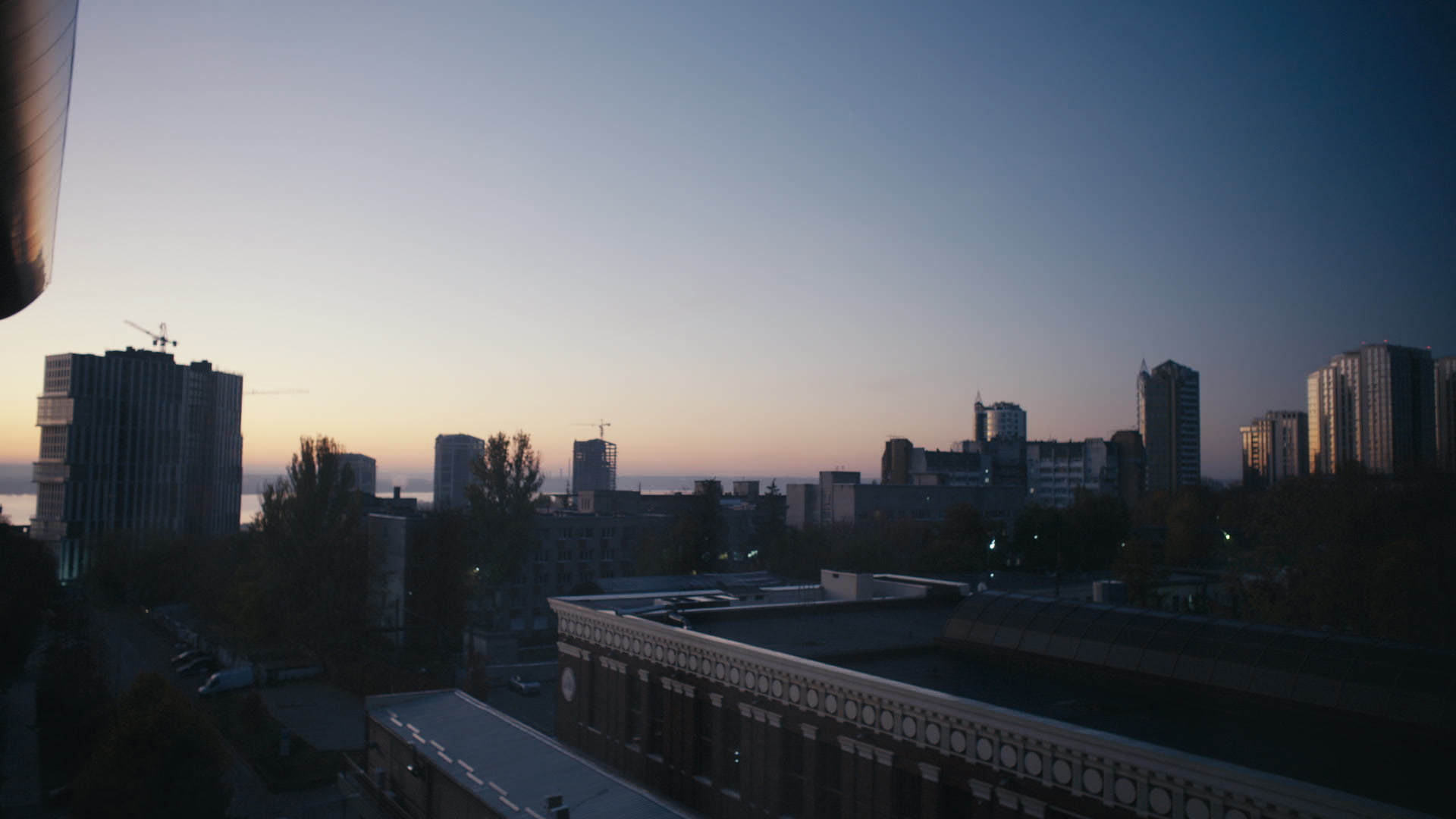 Keyframe: A026C007_2204174J