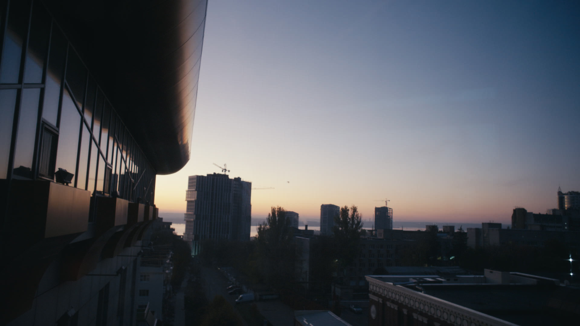 Keyframe: A026C008_2204177C