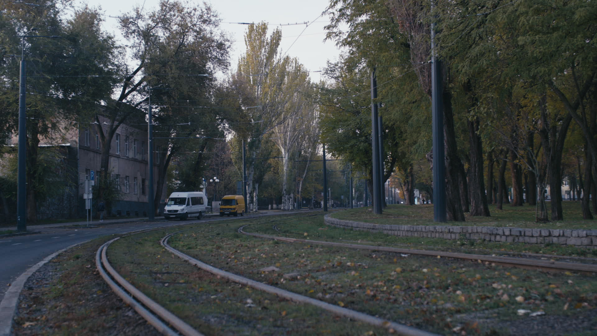 Keyframe: A026C011_220417Y9