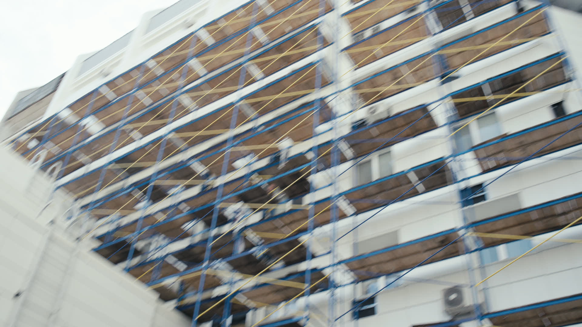 Keyframe: A026C024_220418J2