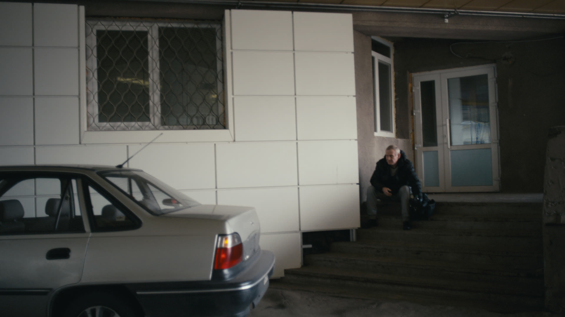 Keyframe: A026C025_2204183Y