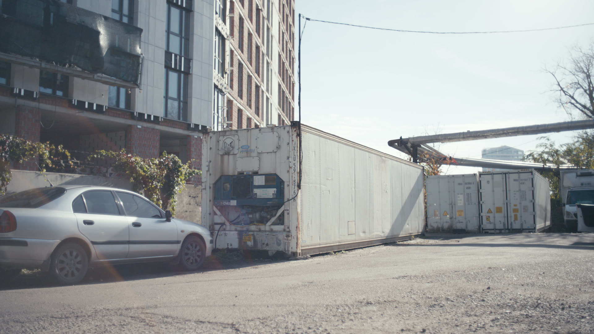 Keyframe: A026C027_22041877