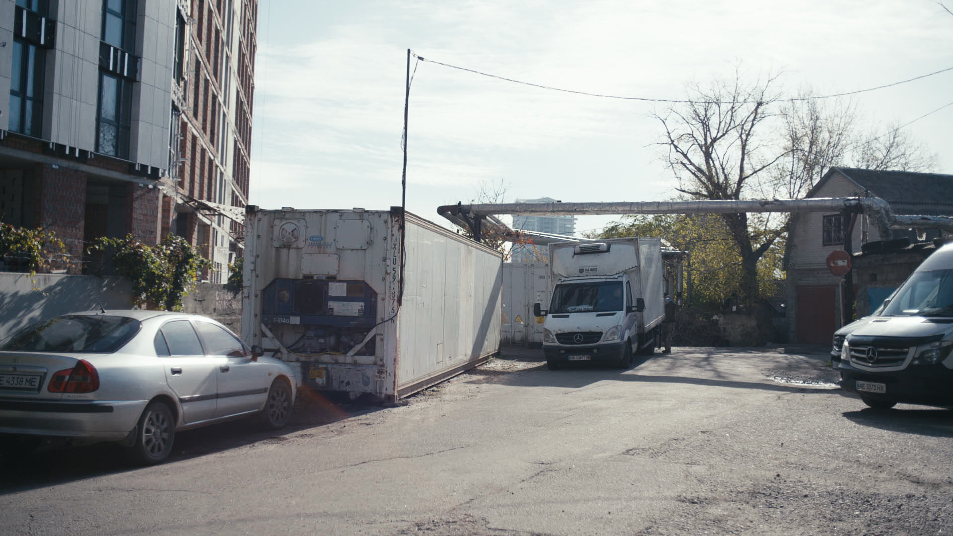 Keyframe: A026C048_2204189X