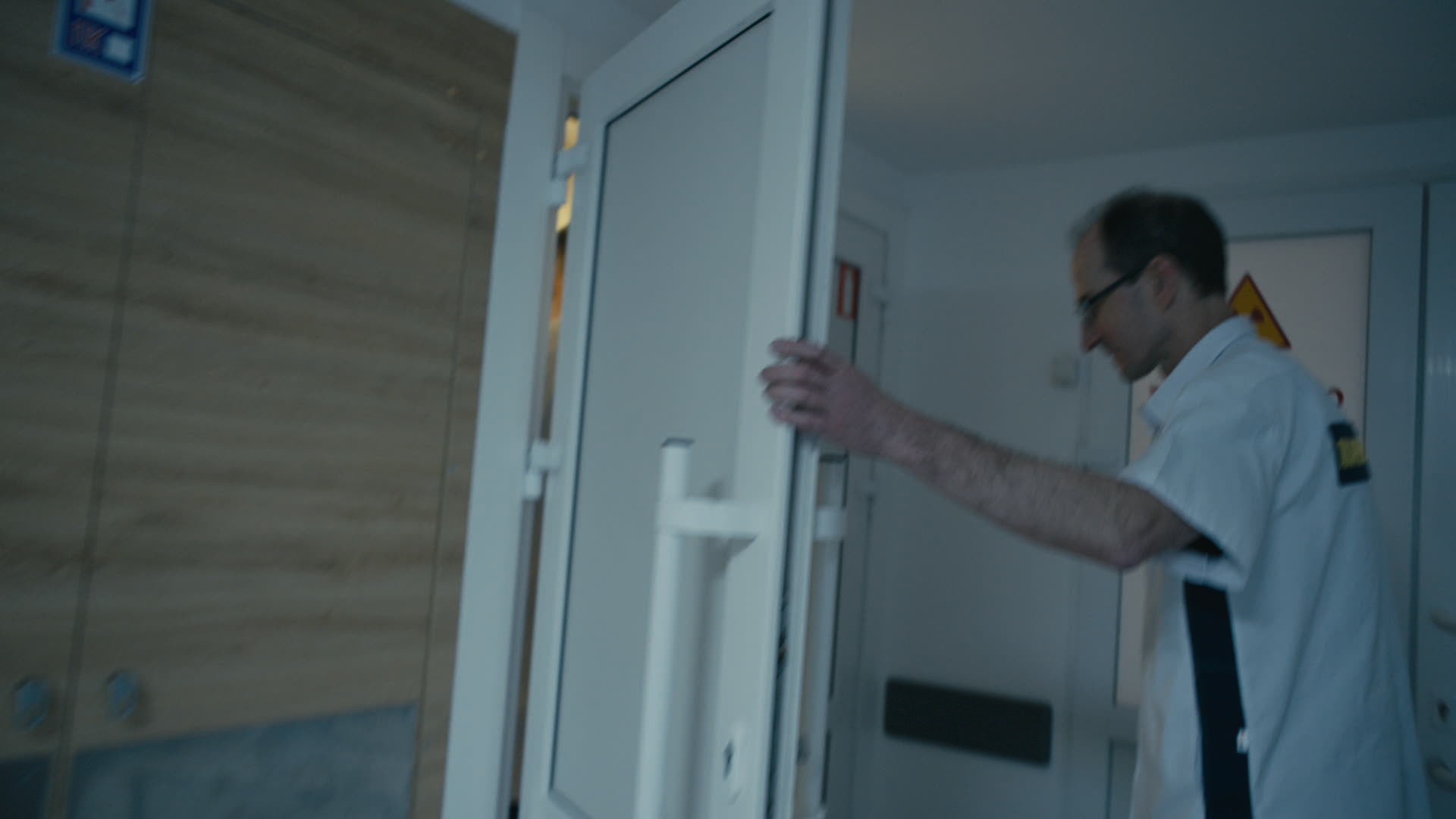 Keyframe: A026C061_2204189S