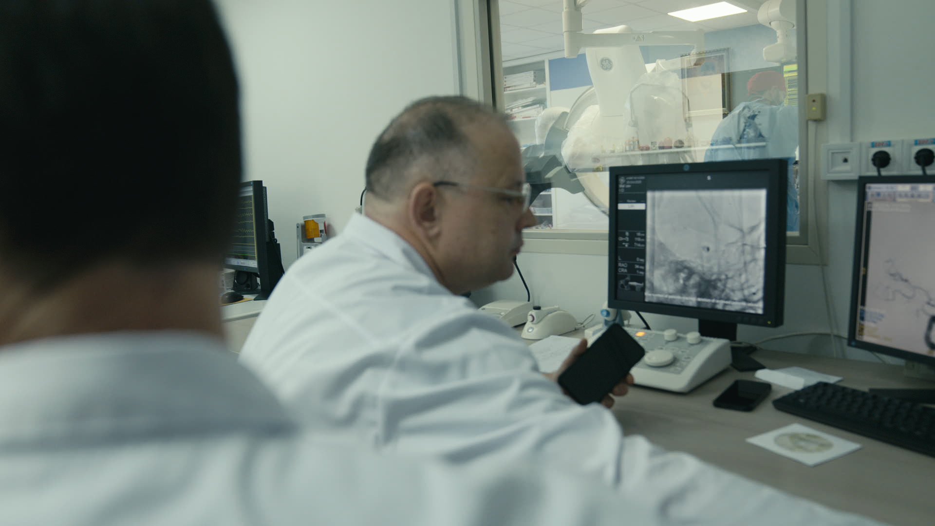 Keyframe: A026C062_220418T6