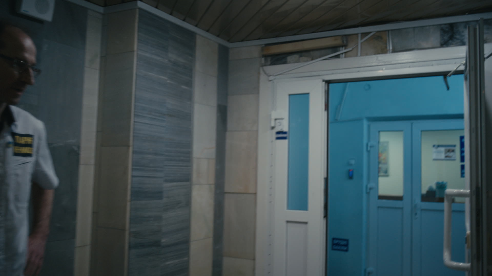 Keyframe: A026C085_220418VR